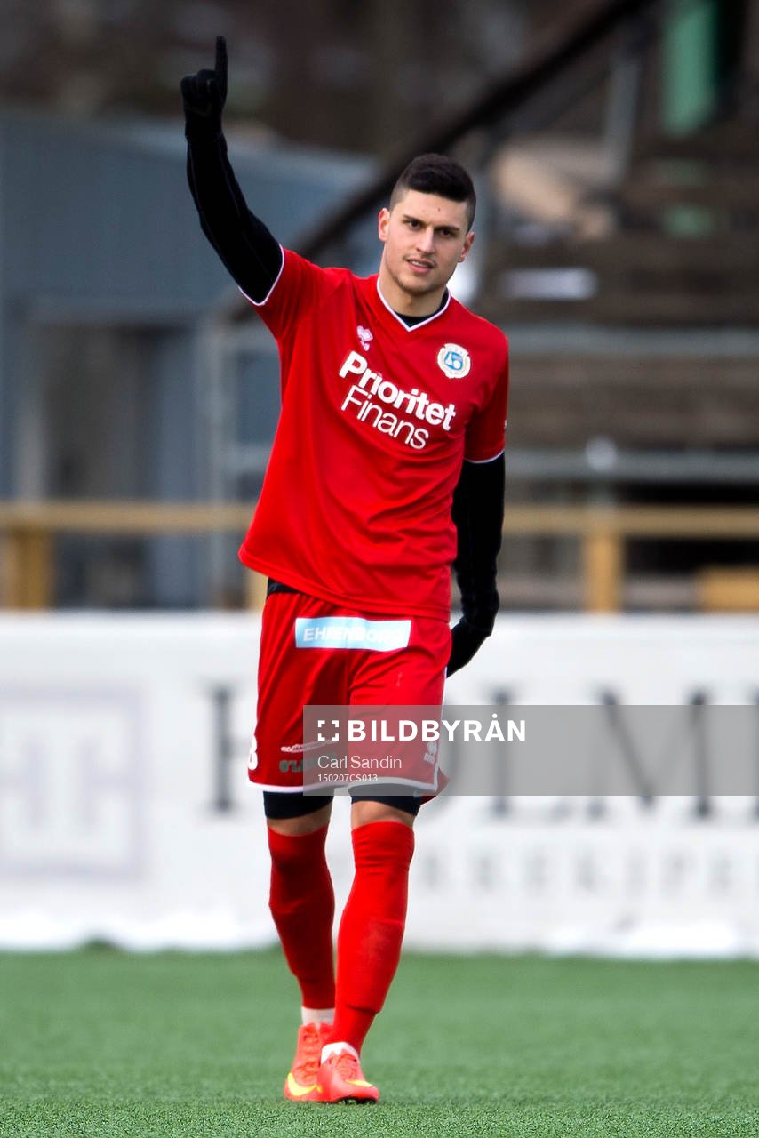 Utsiktens Luka Mijaljevic jublar