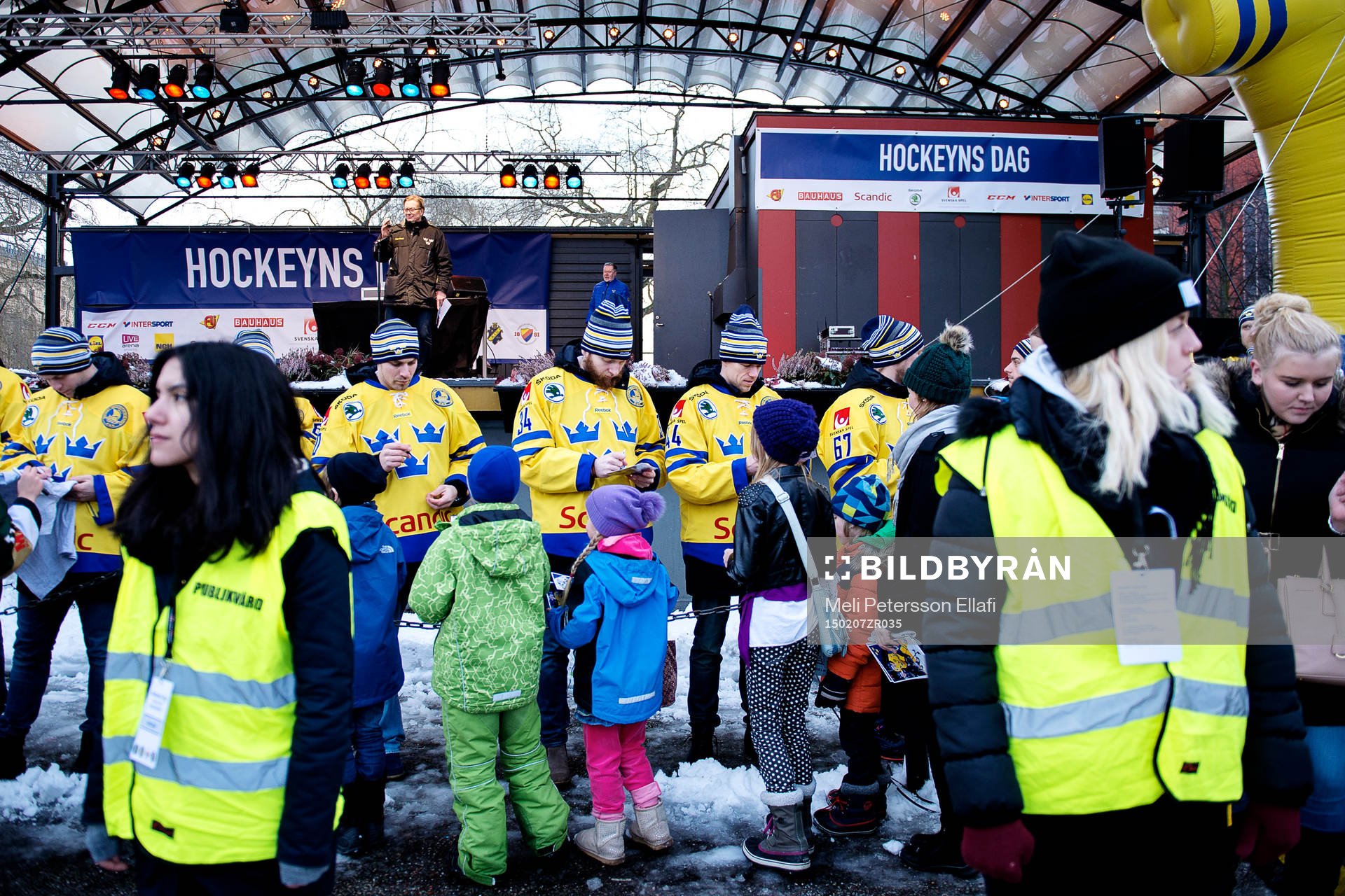 Svenska landslaget i ishockey var på plats och skrev