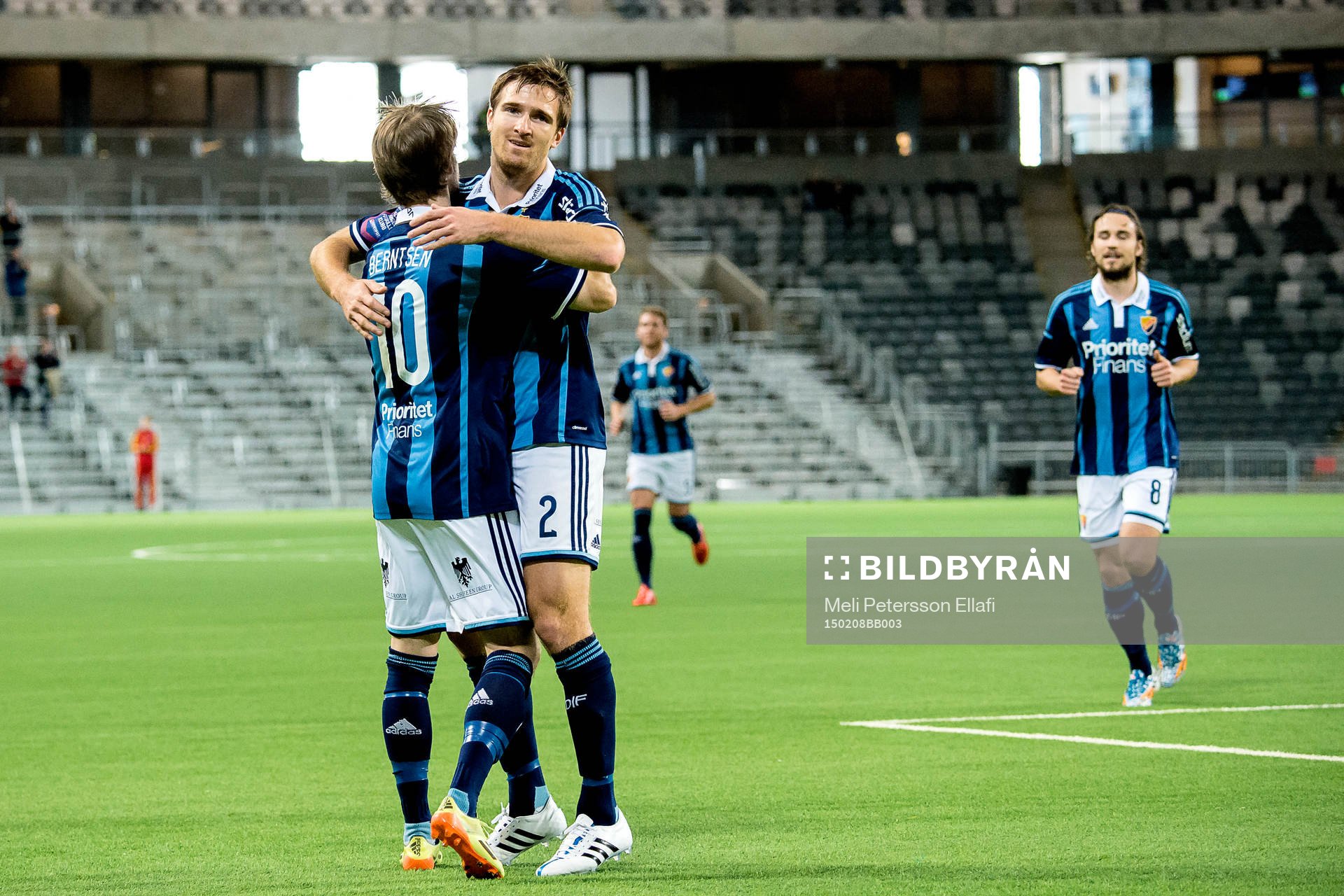 Djurgårdens Daniel Berntsen och Jesper Arvidsson jublar