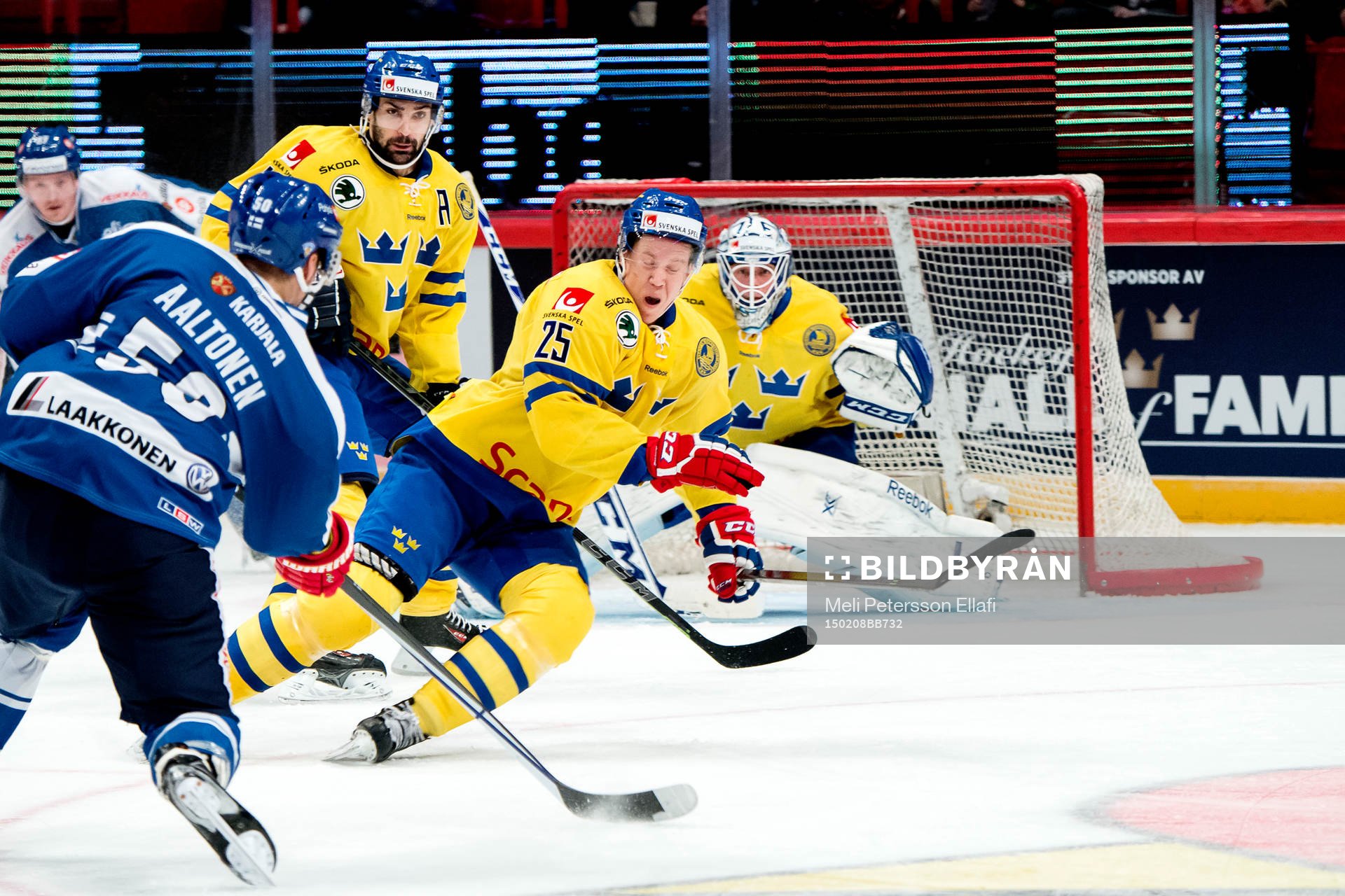 Finlands Juhamatti Aaltonen och Sveriges Daniel Rahimi,