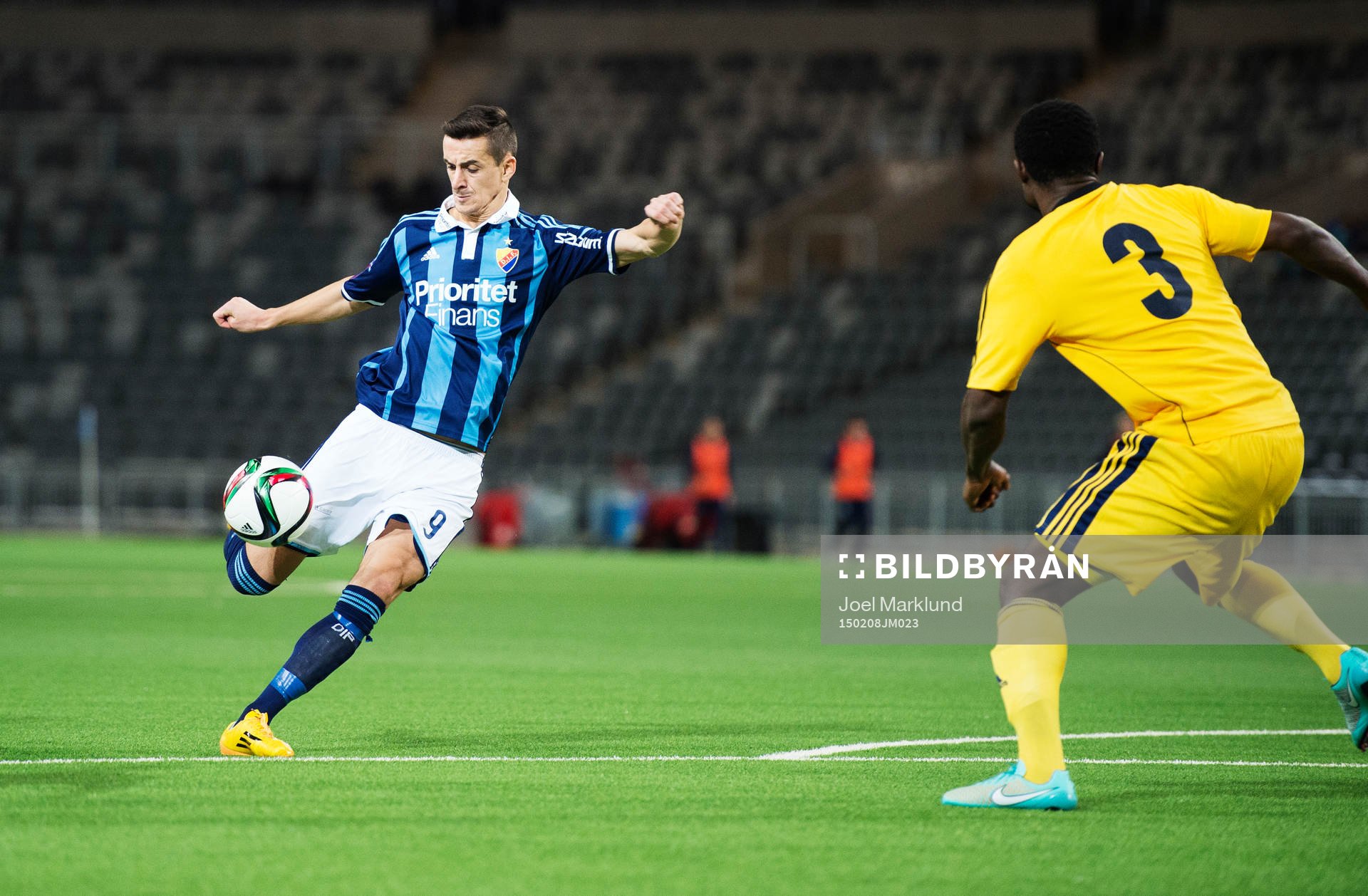 Djurgårdens Haris Radetinac skjuter ett skott