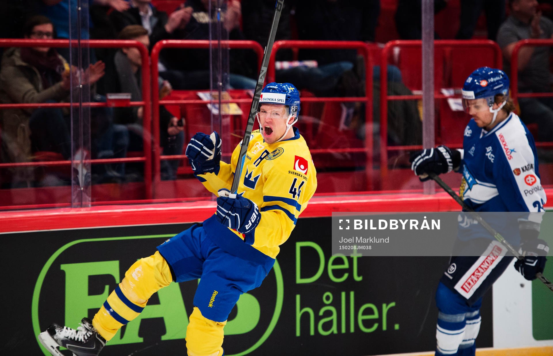 Sveriges Nicklas Danielsson jublar