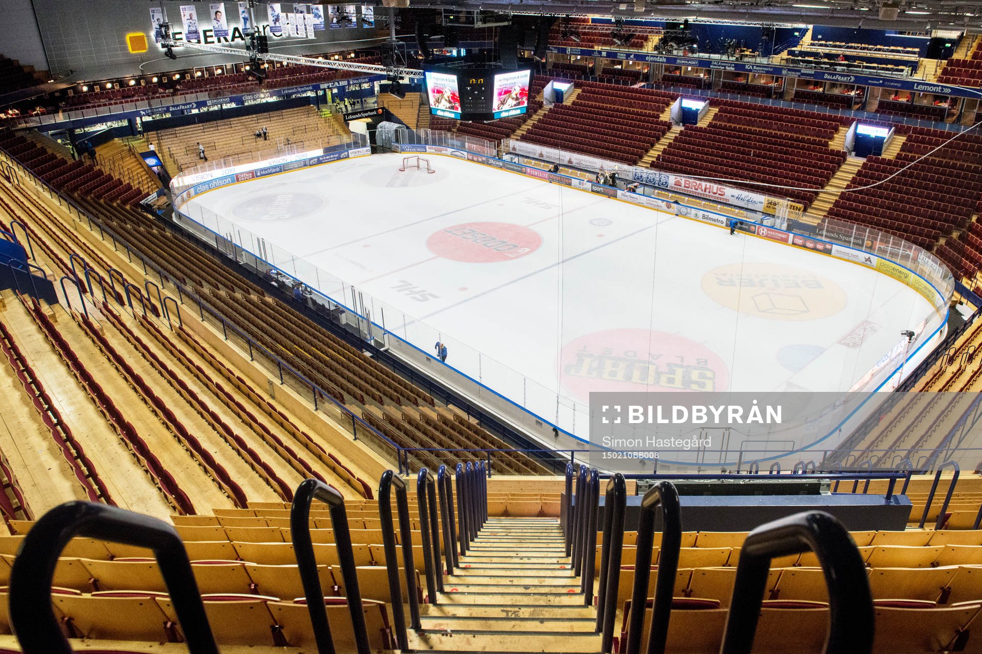 Översiktsbild inne i Tegera Arena före ishockeymatchen i