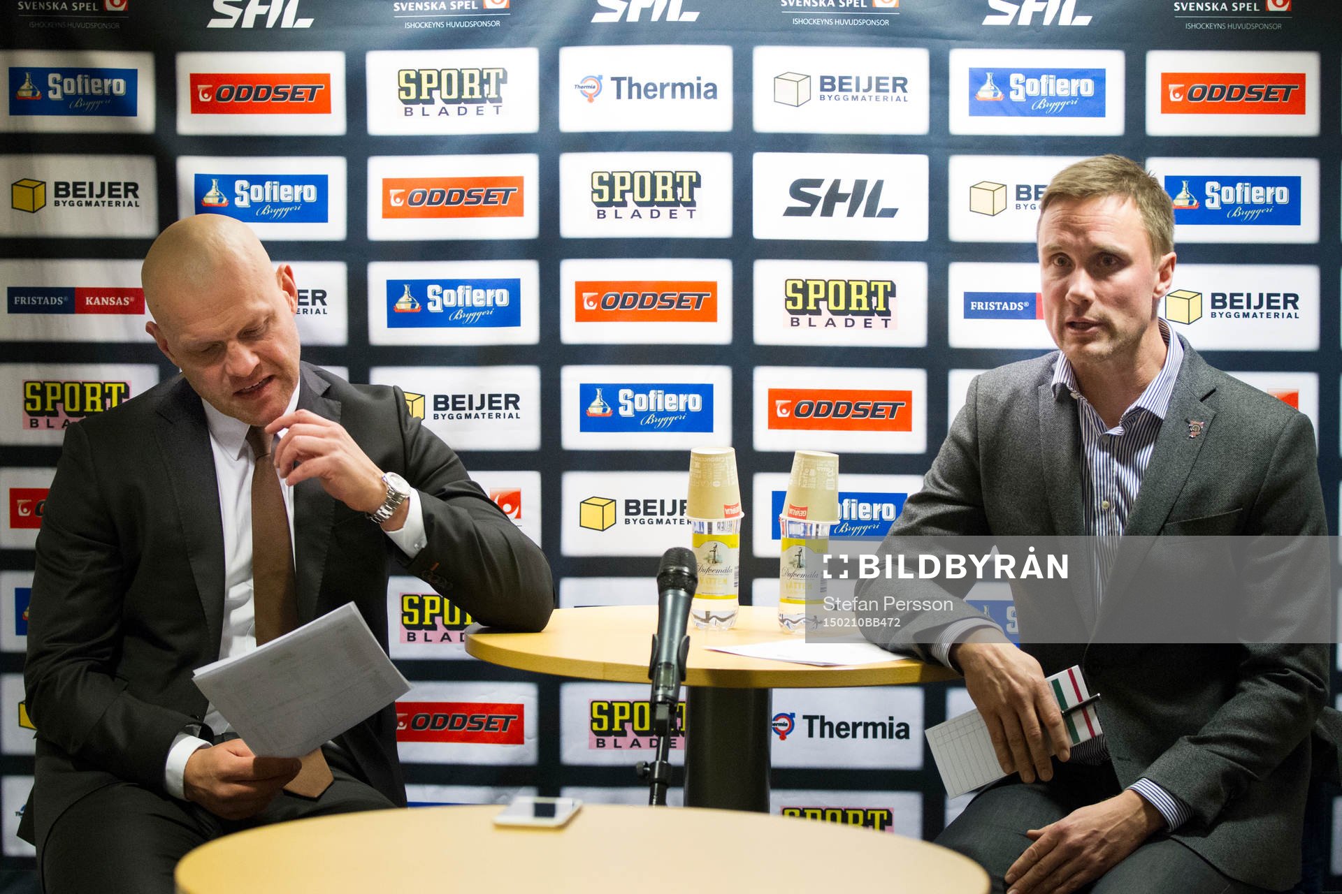 s tränare Andreas Johansson och Frölundas tränare Roger