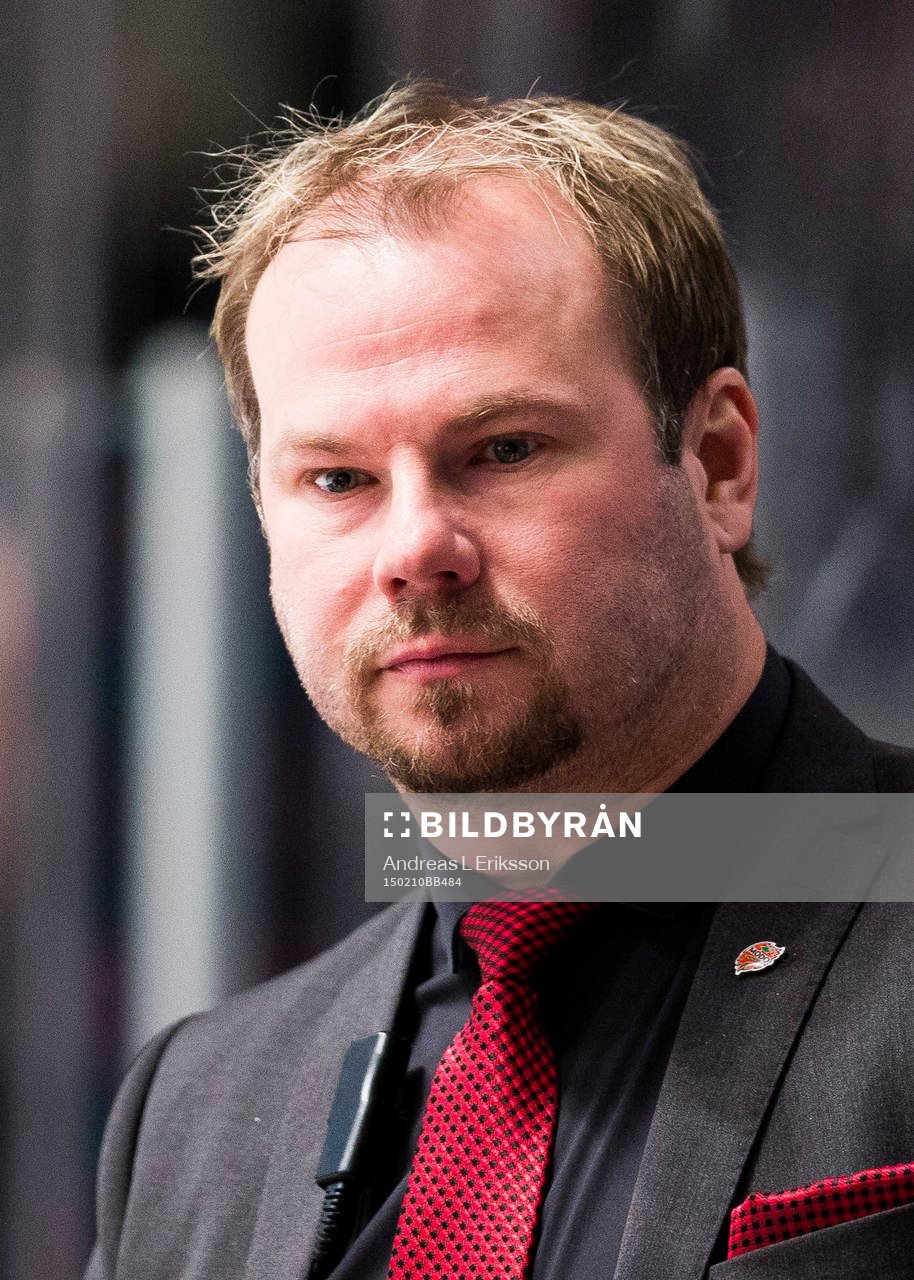 Modos assisterande tränare Henrik Gradin