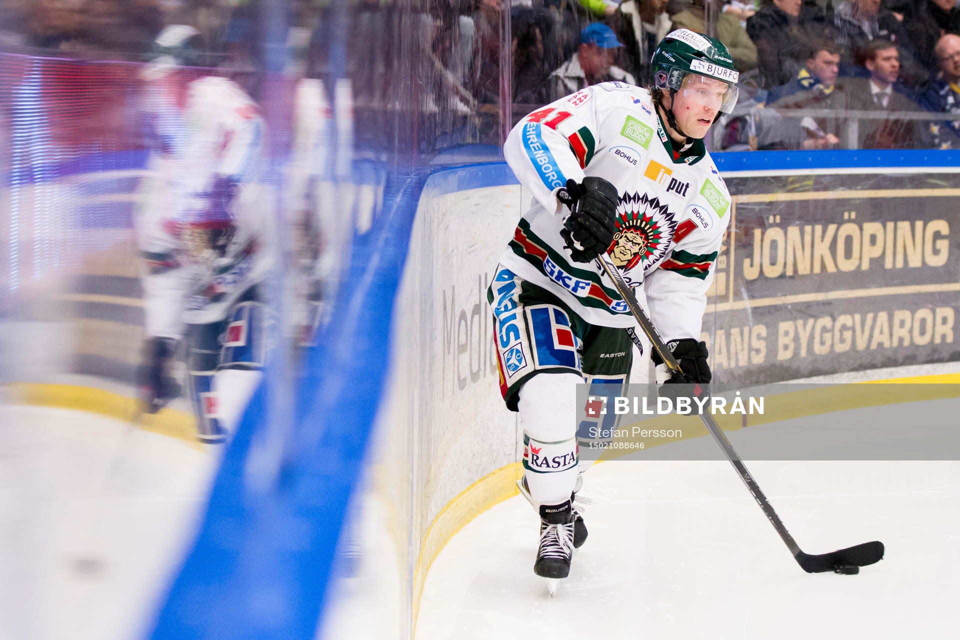 Frölundas Mathis Olimb med pucken