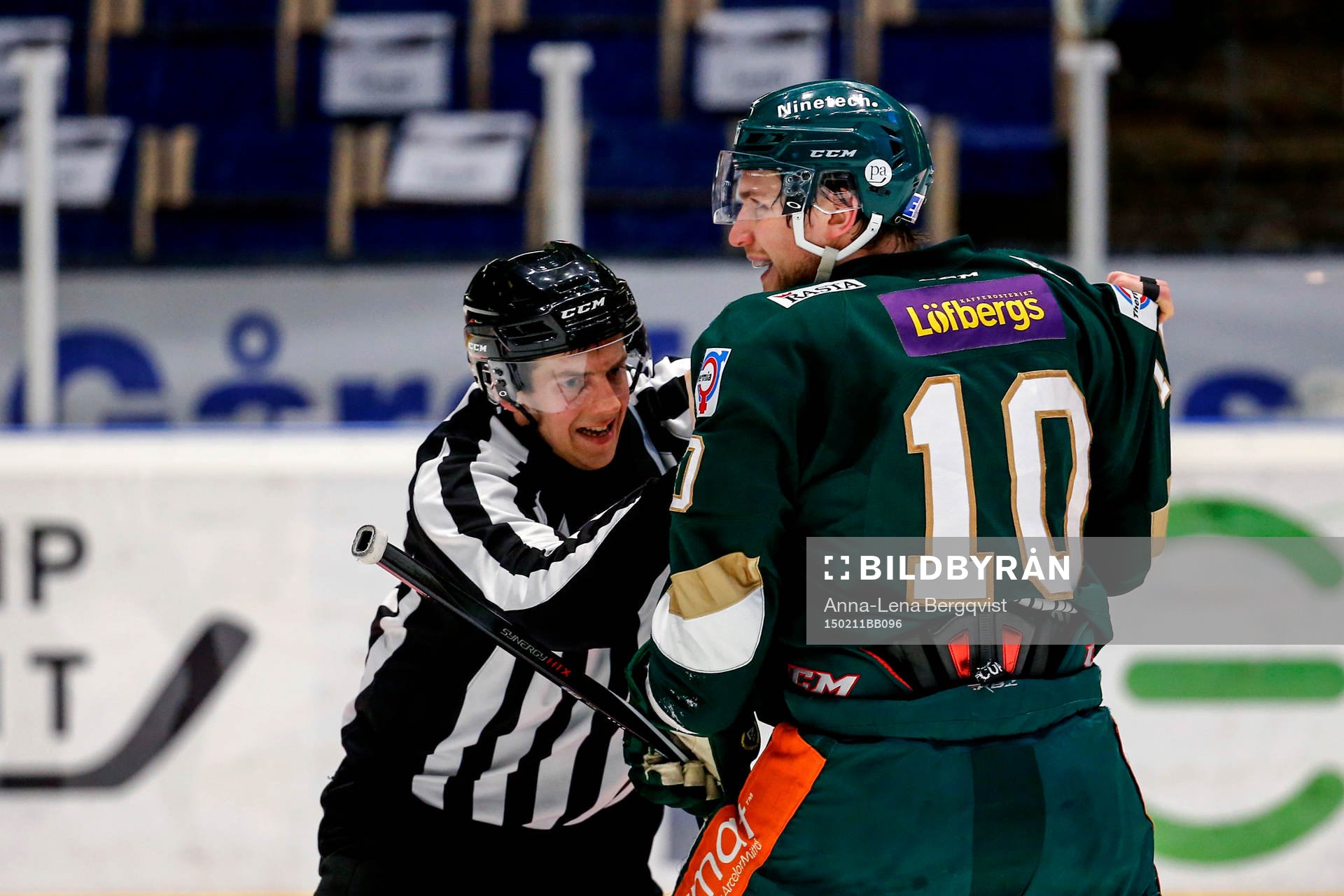 Färjestads Shawn Lalonde är upprörd