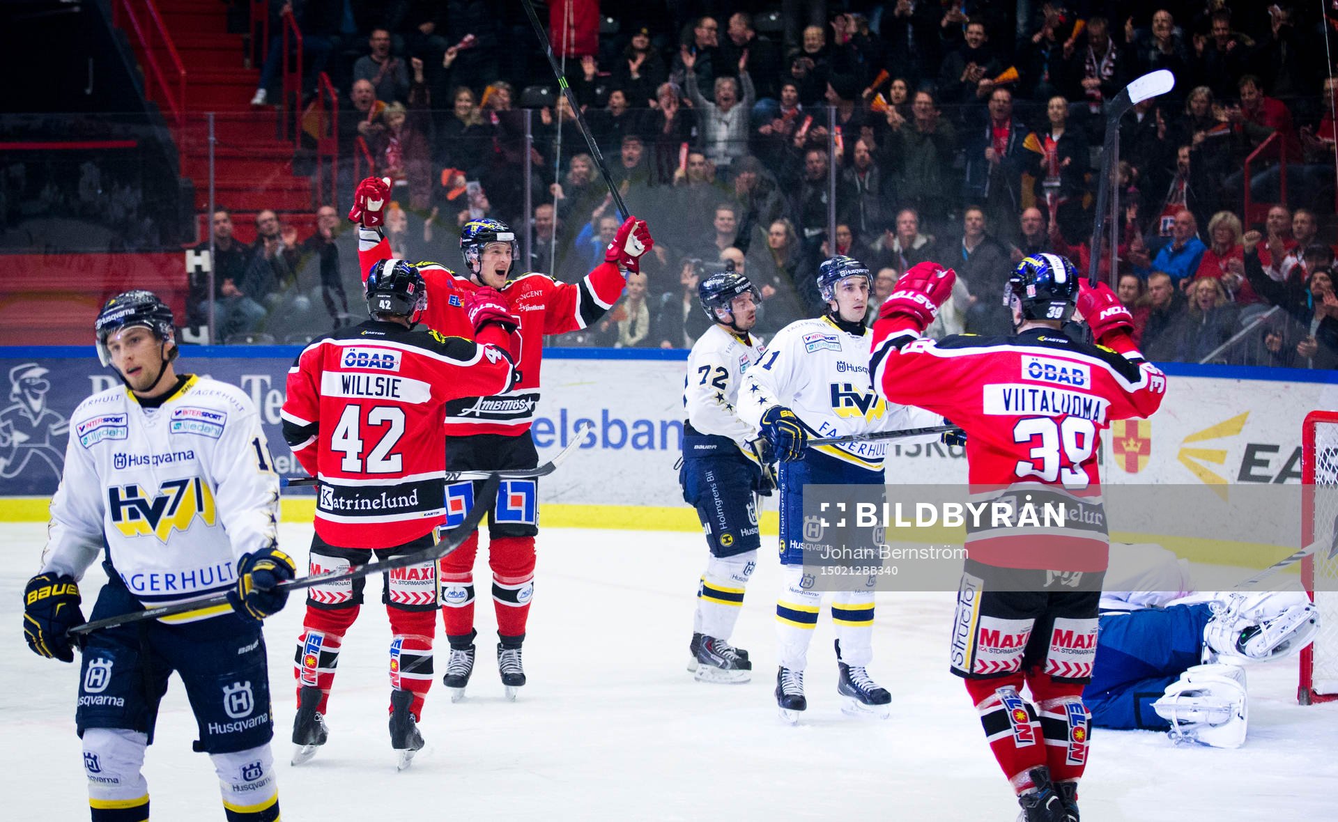 Örebros Mikko Lehtonen gör 3-0 och jublar med Brian