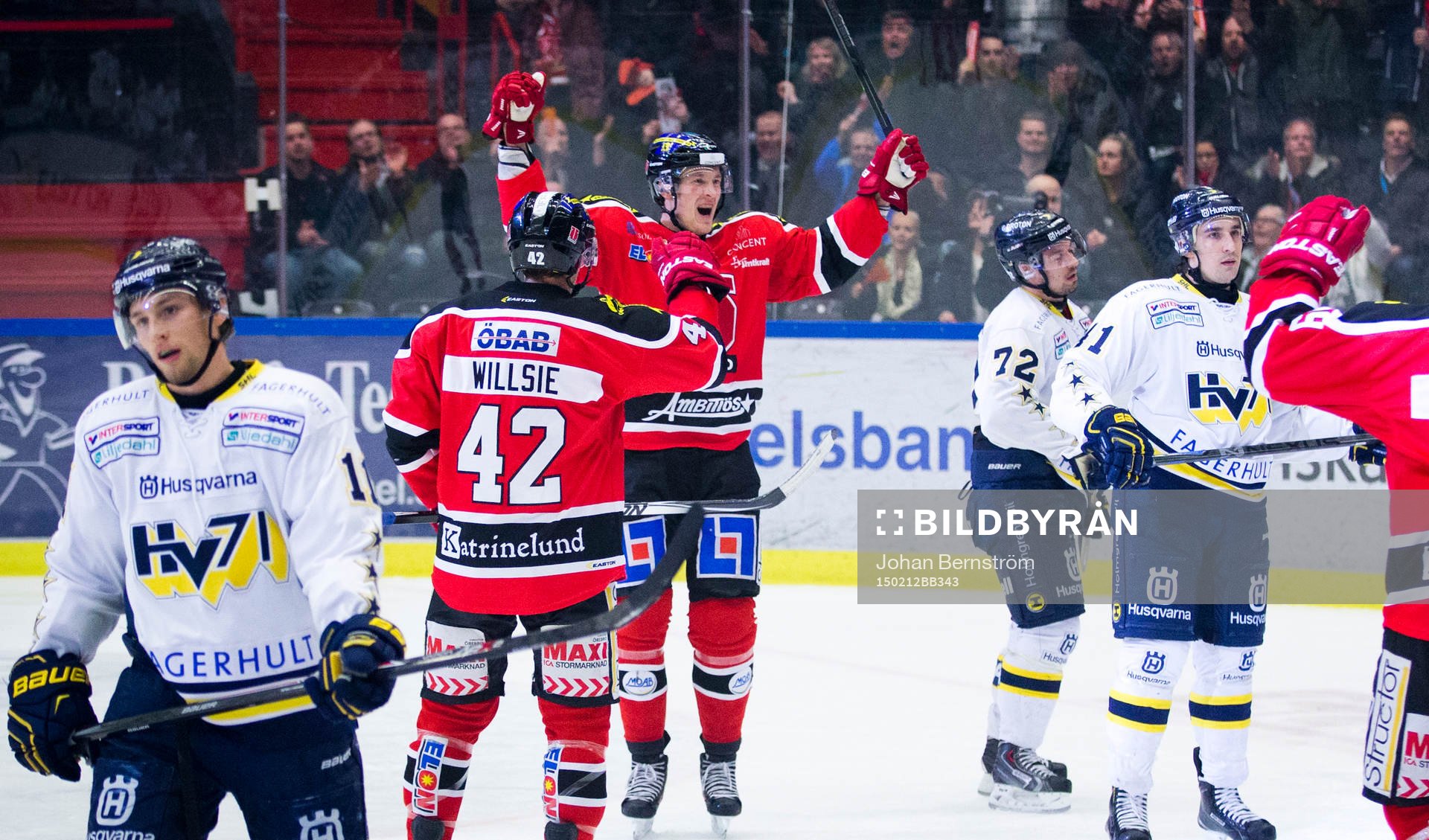 Örebros Mikko Lehtonen gör 3-0 och jublar med Brian