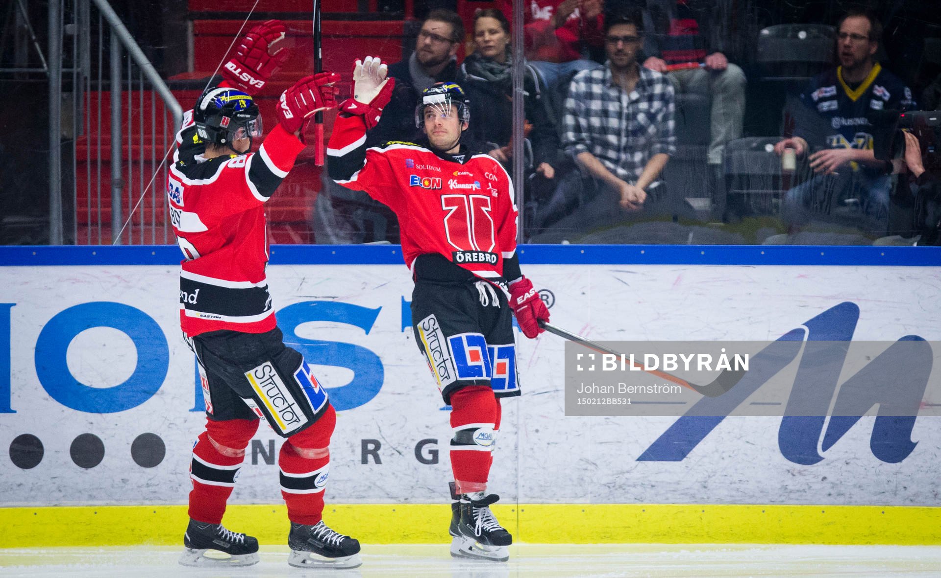 Örebros Derek Ryan gör 4-0 och jublar