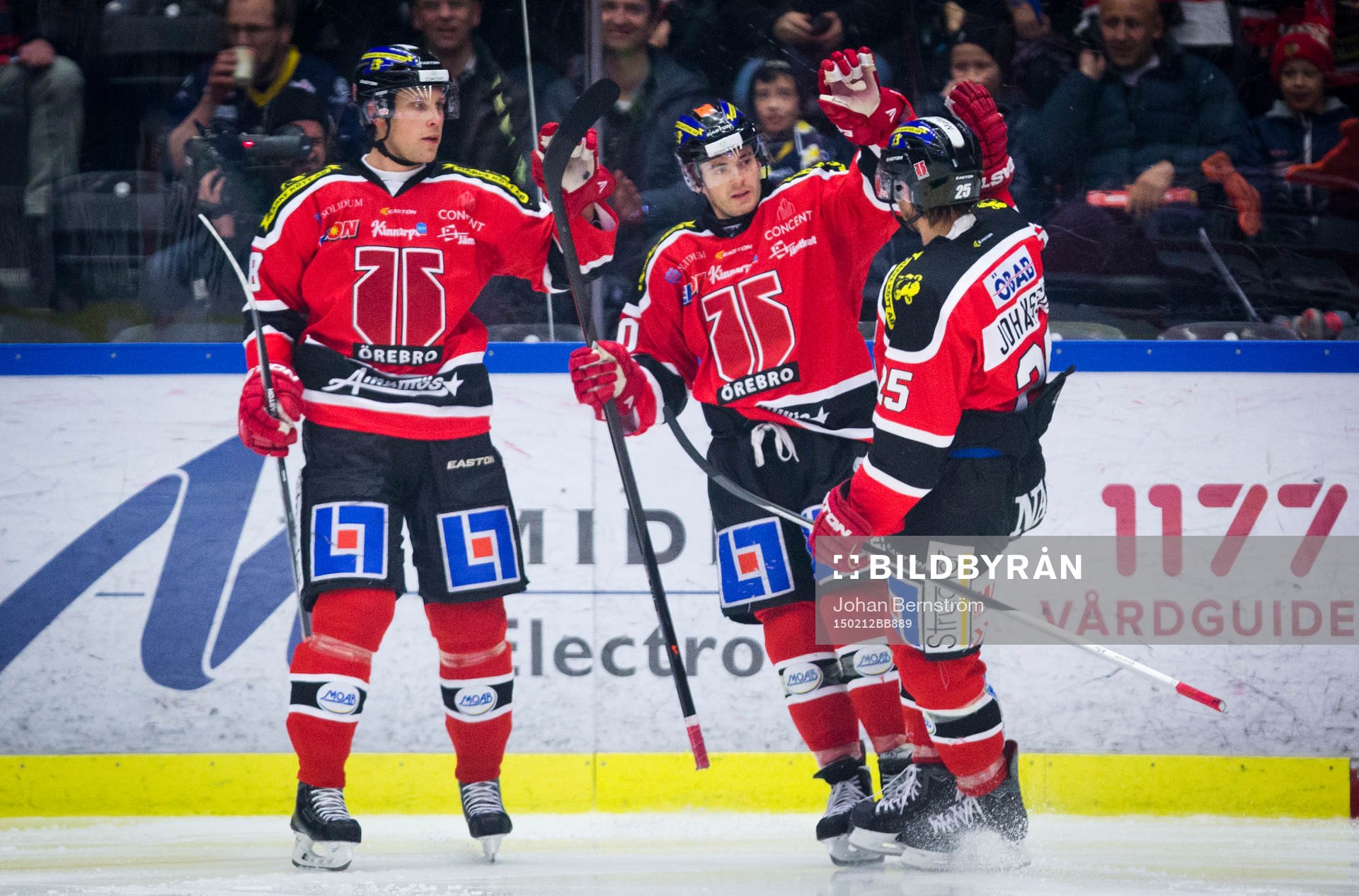 Örebros Derek Ryan gör 4-0 och jublar
