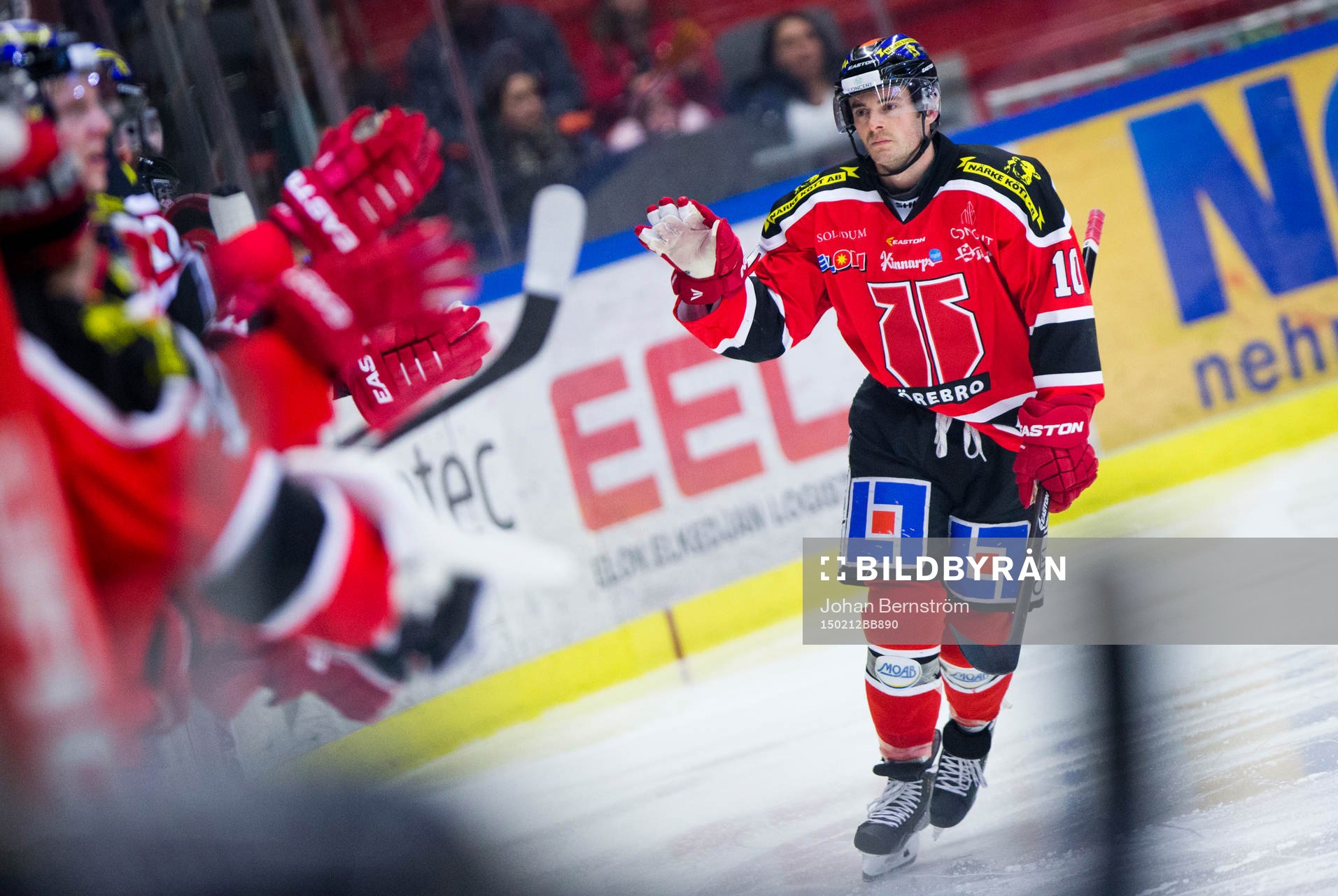 Örebros Derek Ryan gör 4-0 och jublar