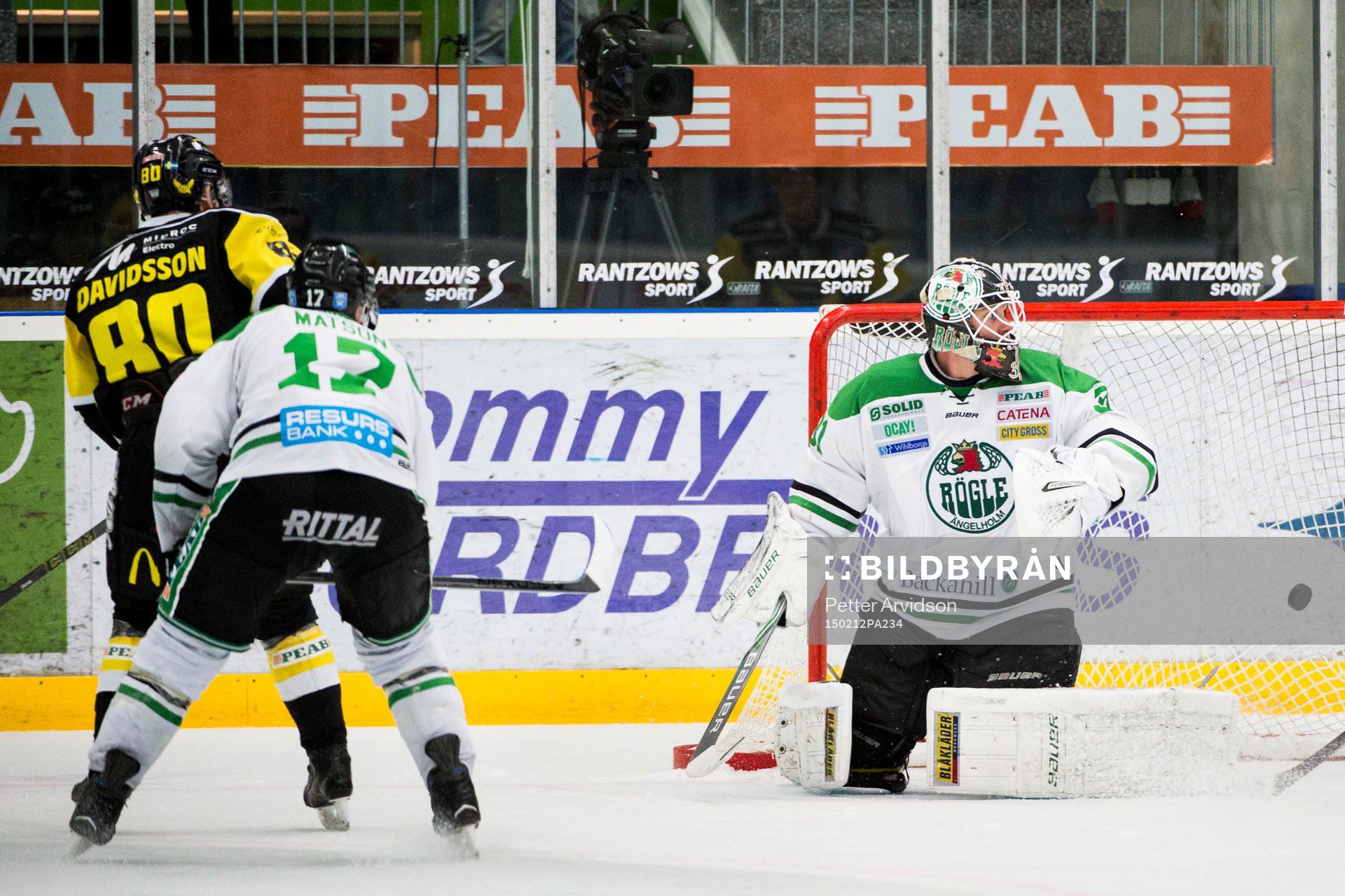 Västerås Eddie Davidsson (tv) gör 4-4 bakom Rögles