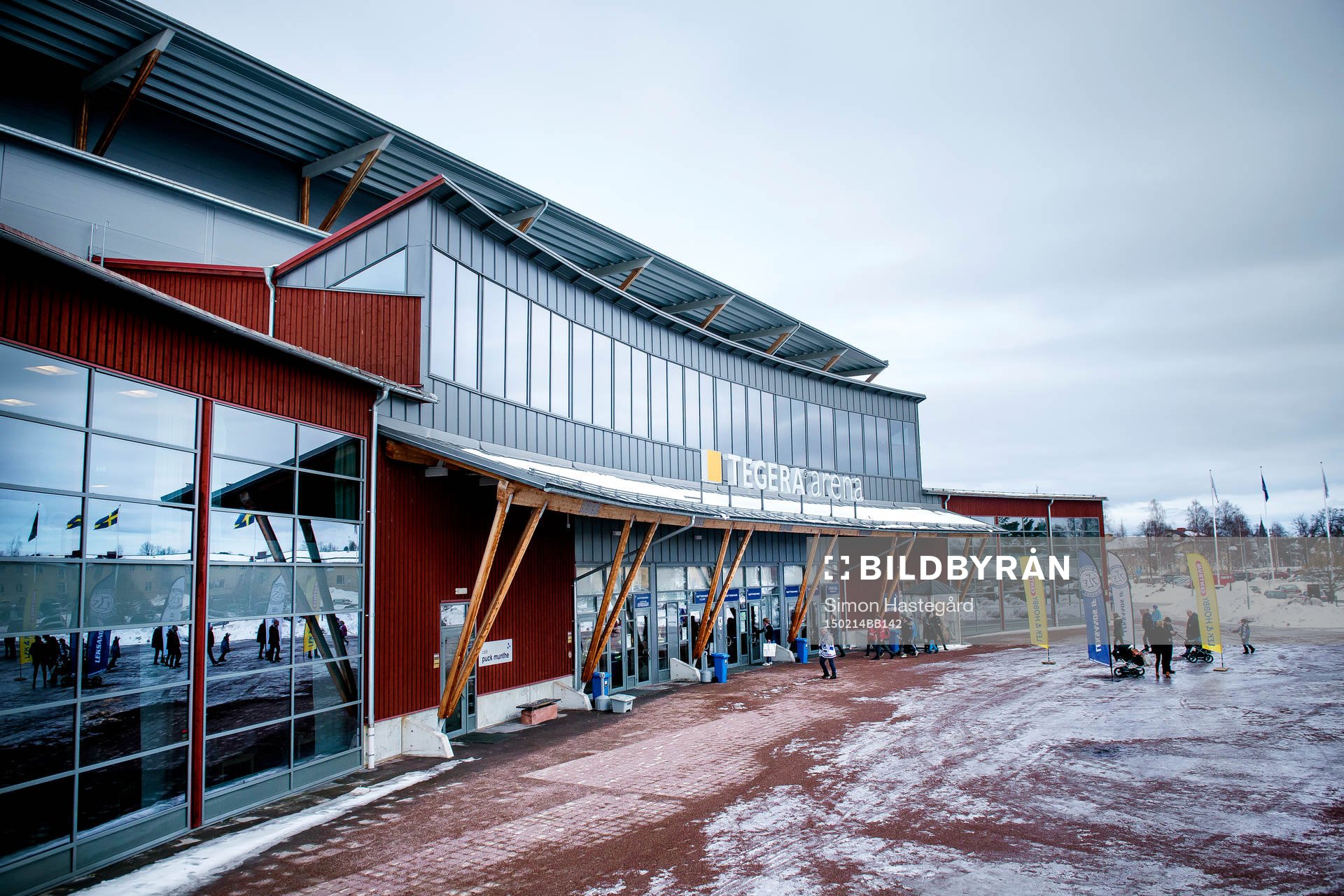 Entrén till Tegera Arena före ishockeymatchen i SHL