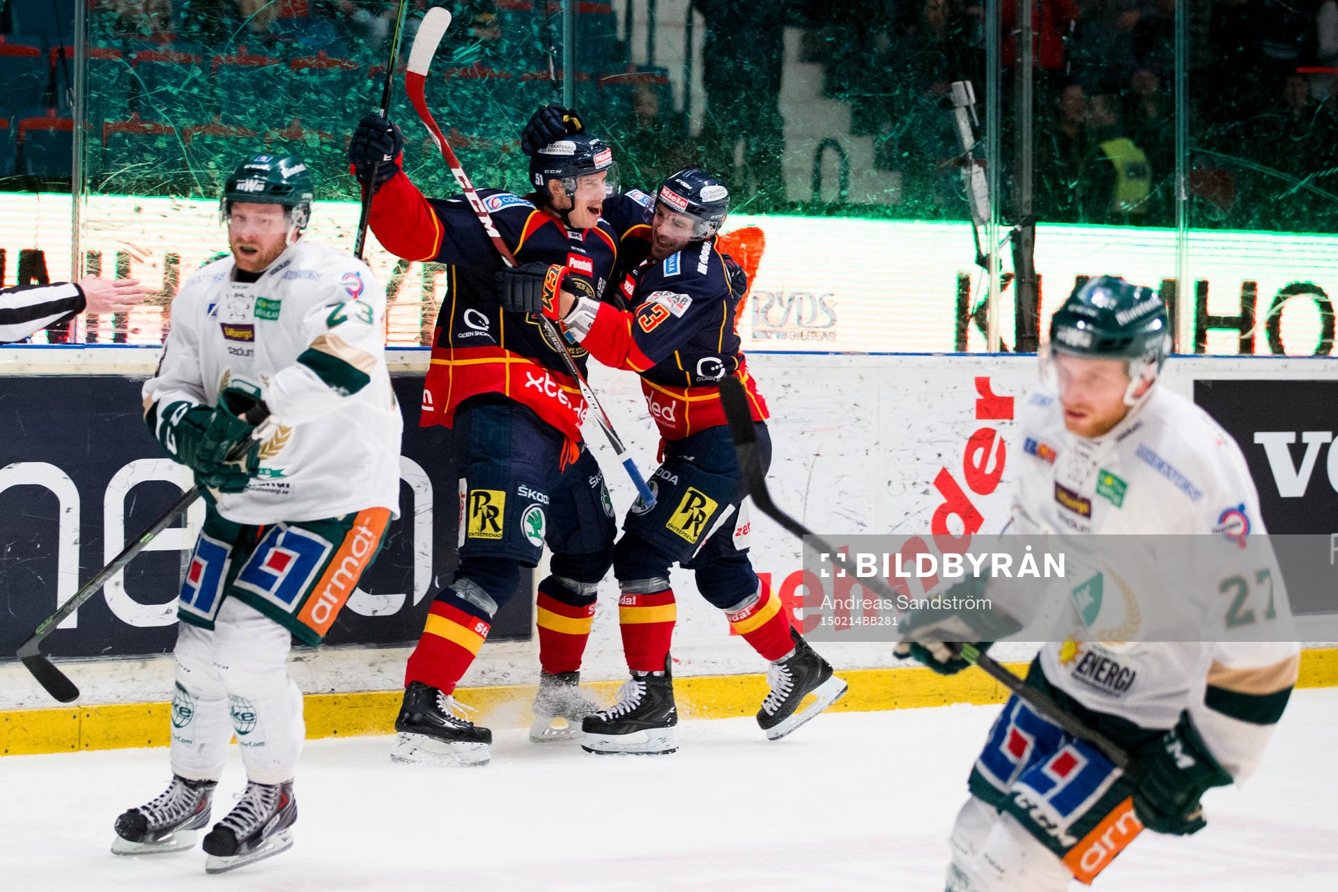Djurgårdens Robin Alvarez och Damien Fleury jublar