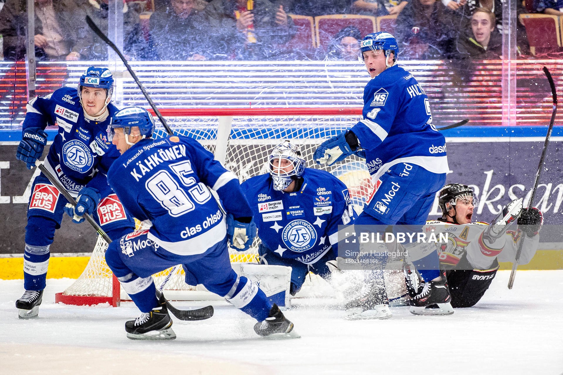 Stökigt framför Leksands målvakt Joakim Lundström