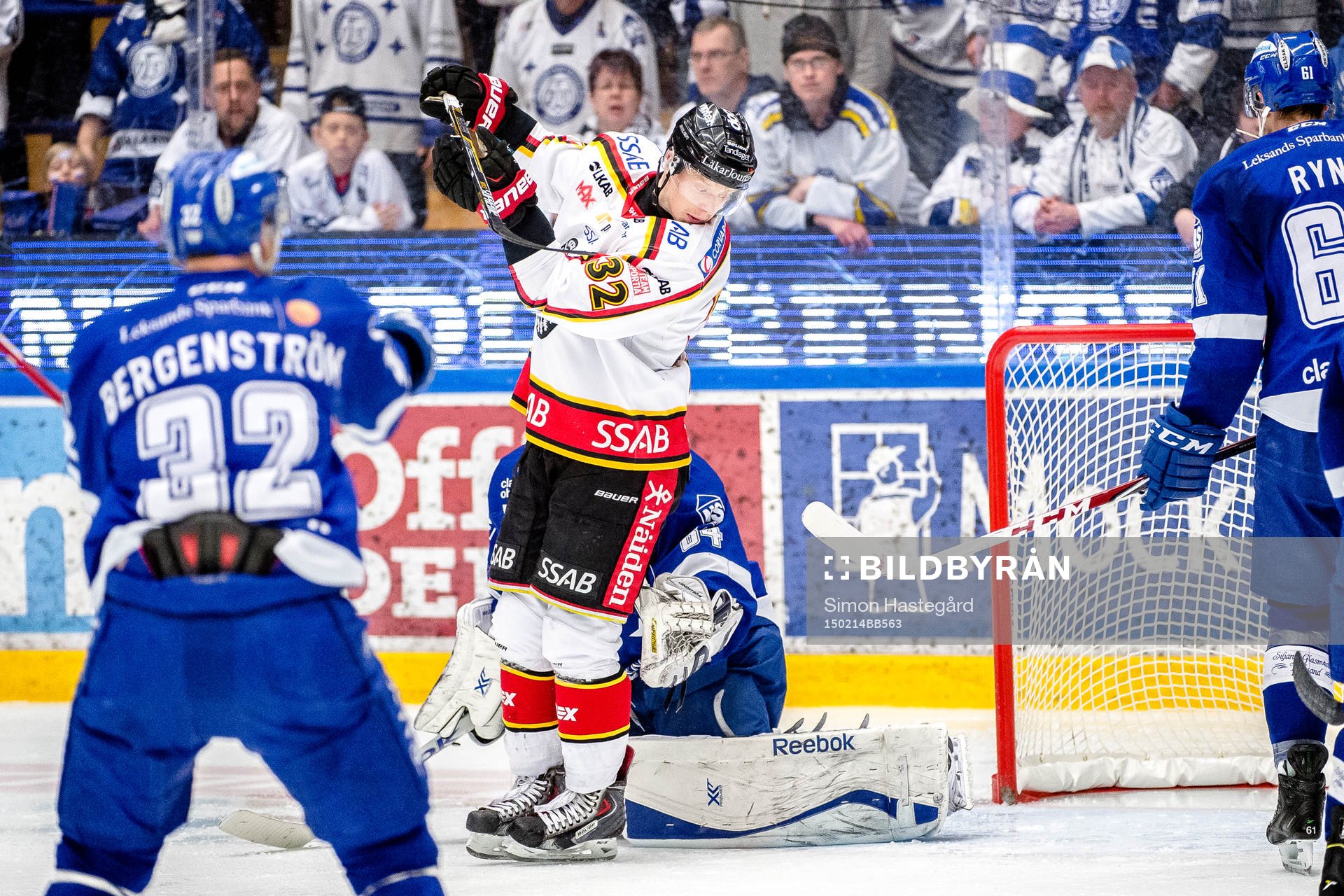 Luleås Lennart Petrell täcker sikten för Leksands