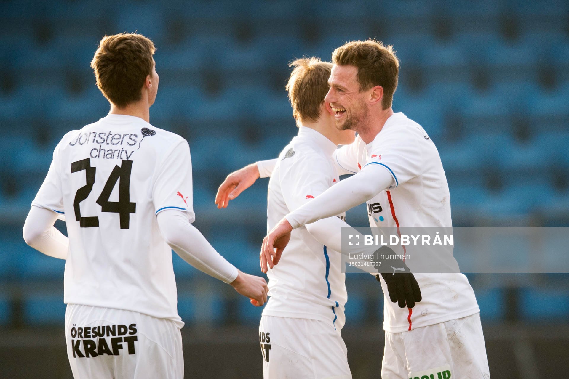Helsingborgs Anton Kinnander kramas om av Arnór Smárason