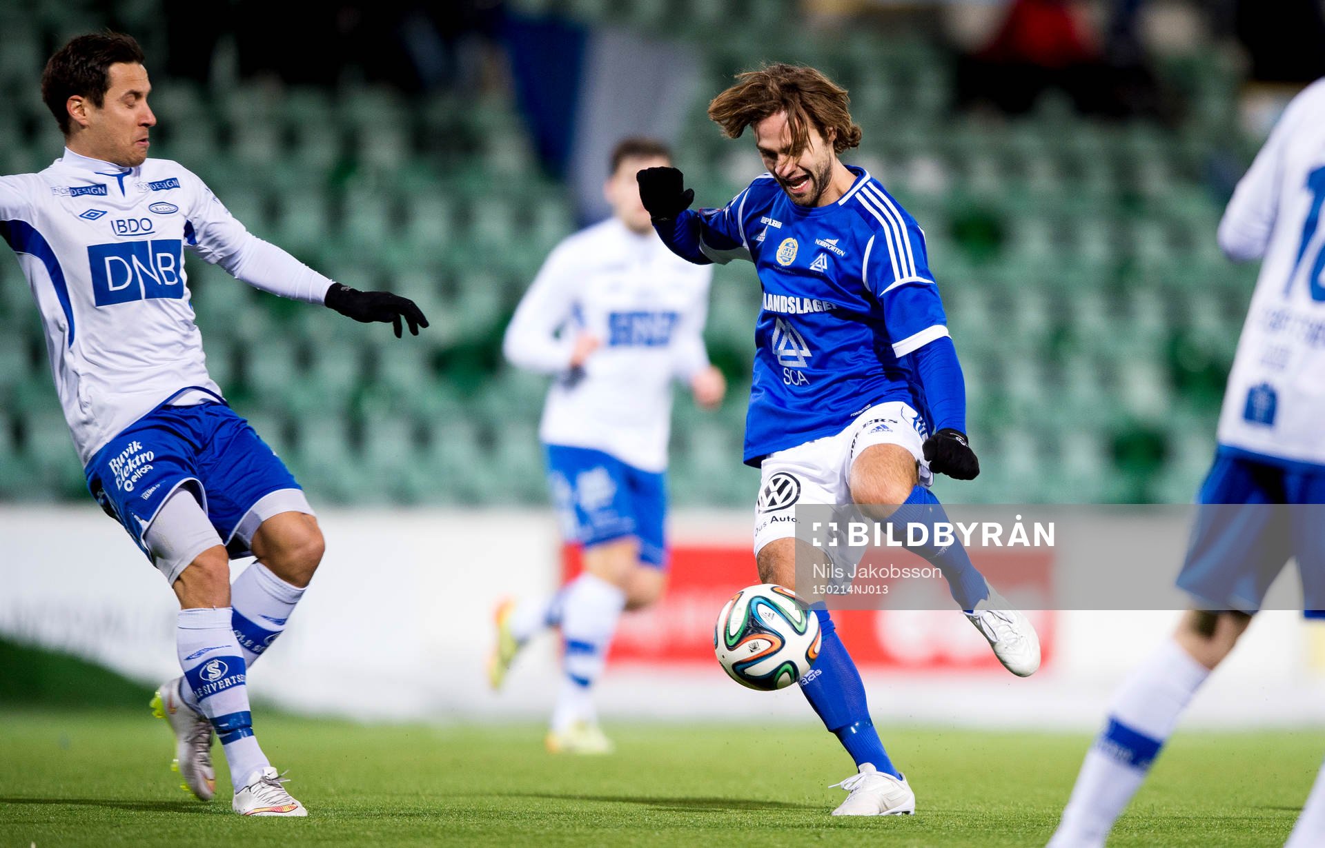 Sundsvall Simon Helg skjuter ett skott