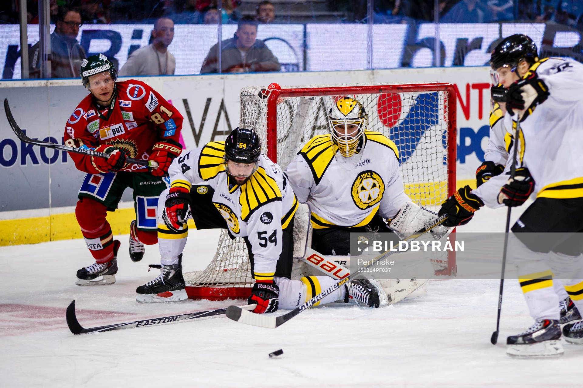Frölundas Ryan Lasch och Brynäs Tomas Slovak i kamp om