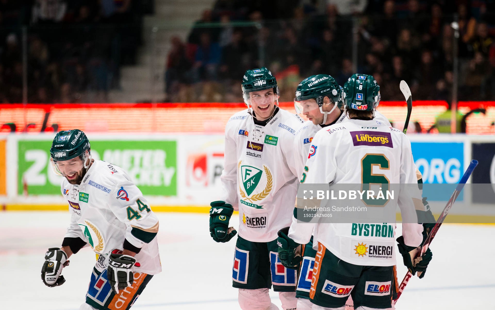 Färjestads Milan Gulas (v) gör avgörande 2-3 målet och