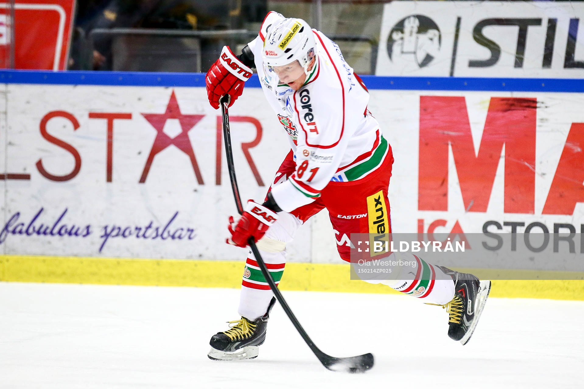 MoDos Marcel Hossa skjuter ett skott