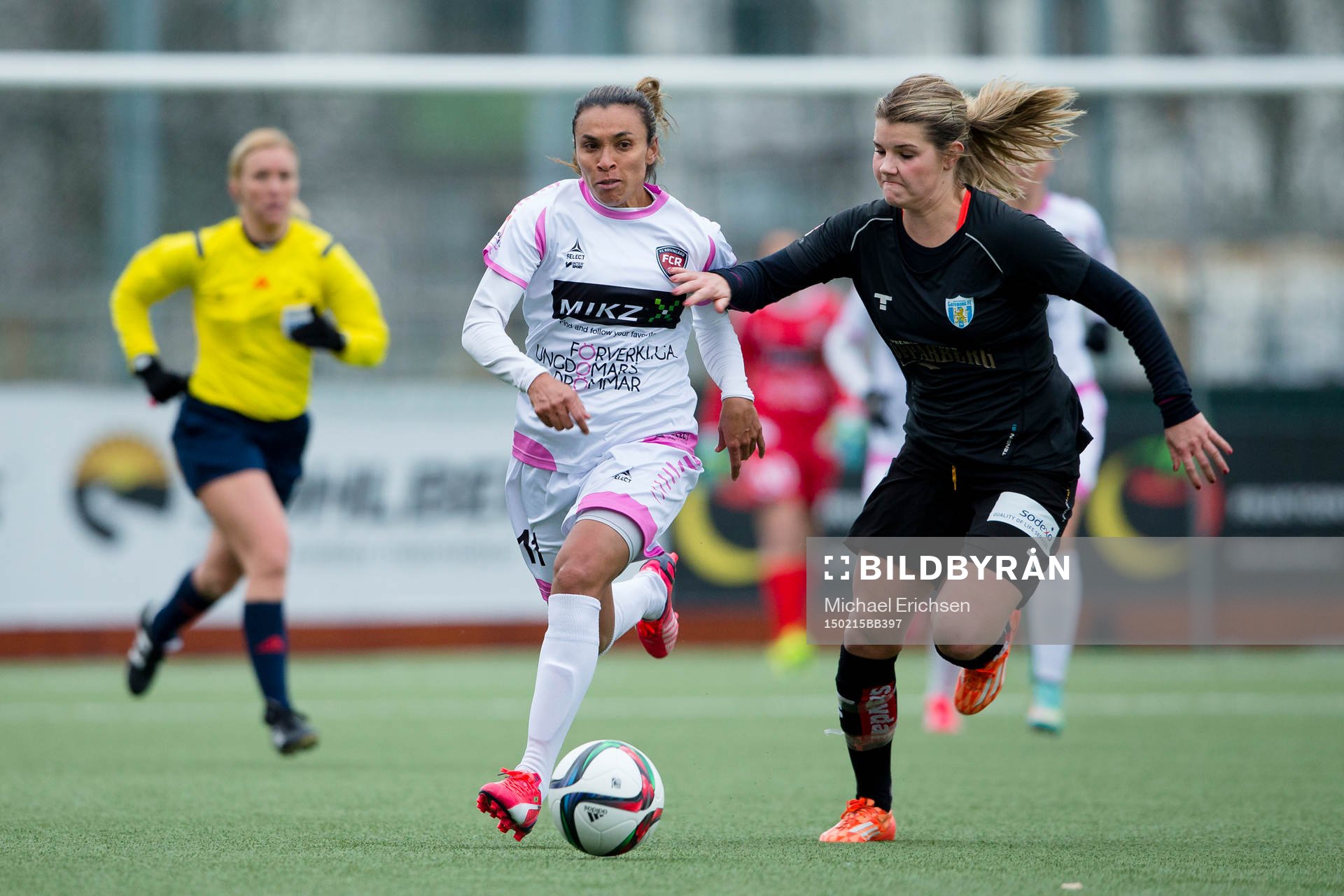 Rosengårds Marta Viera da Silva i kamp med Göteborgs Andrine Hegerberg under fotbollsmatchen i Svenska Cupen mellan Kopparbergs Göteborg FC - FC Rosengård den 15 februari 2015 i Göteborg.