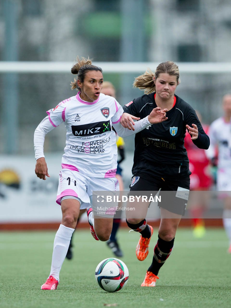 Rosengårds Marta Viera da Silva i kamp med Göteborgs Andrine Hegerberg under fotbollsmatchen i Svenska Cupen mellan Kopparbergs Göteborg FC - FC Rosengård den 15 februari 2015 i Göteborg.