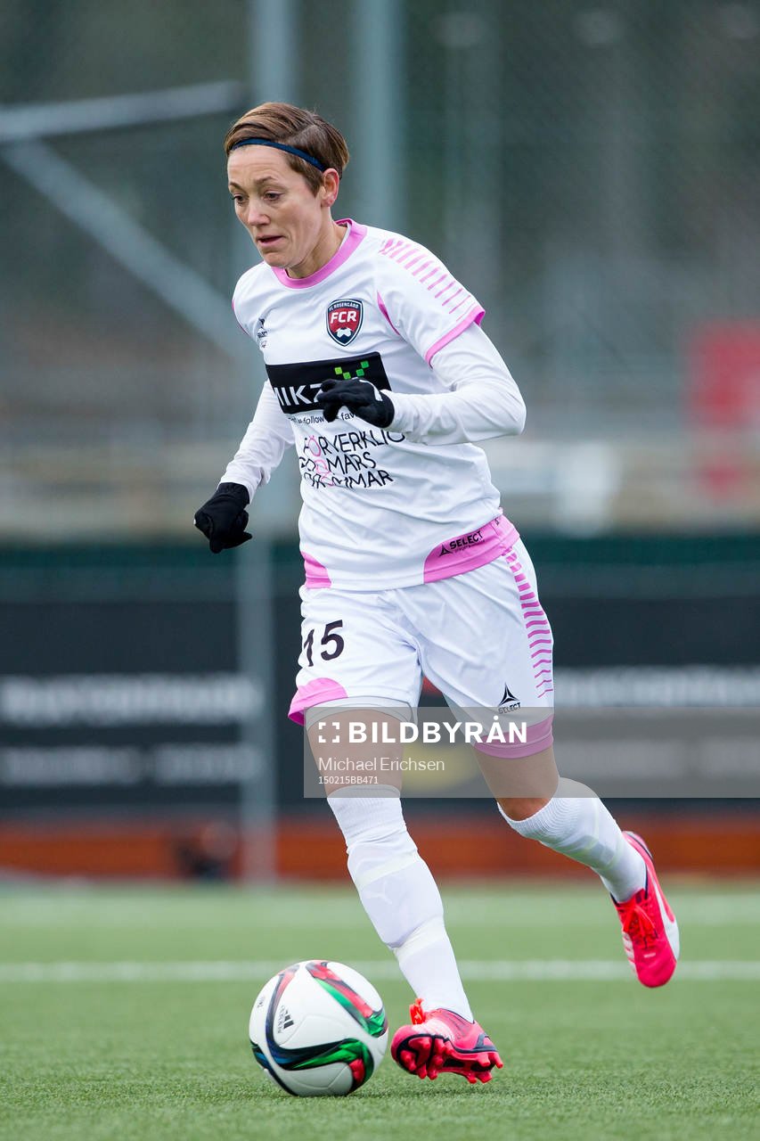 Rosengårds Therese Sjögran under fotbollsmatchen i Svenska Cupen mellan Kopparbergs Göteborg FC - FC Rosengård den 15 februari 2015 i Göteborg.