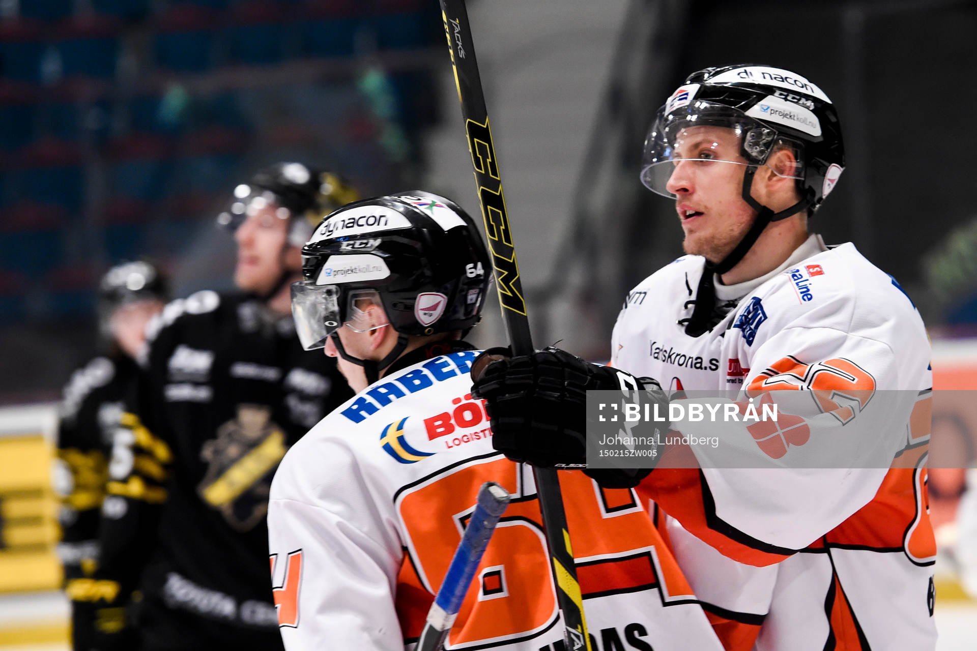 Karlskronas Alexander Bergström (th) jublar