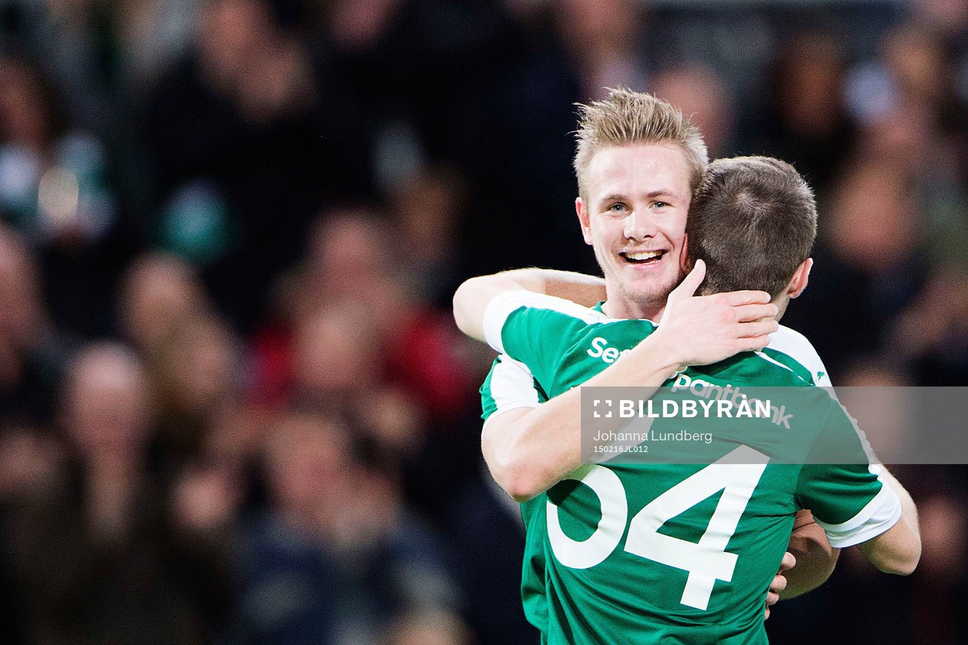 Hammarbys Erik Israelsson jublar och kramar om Måns