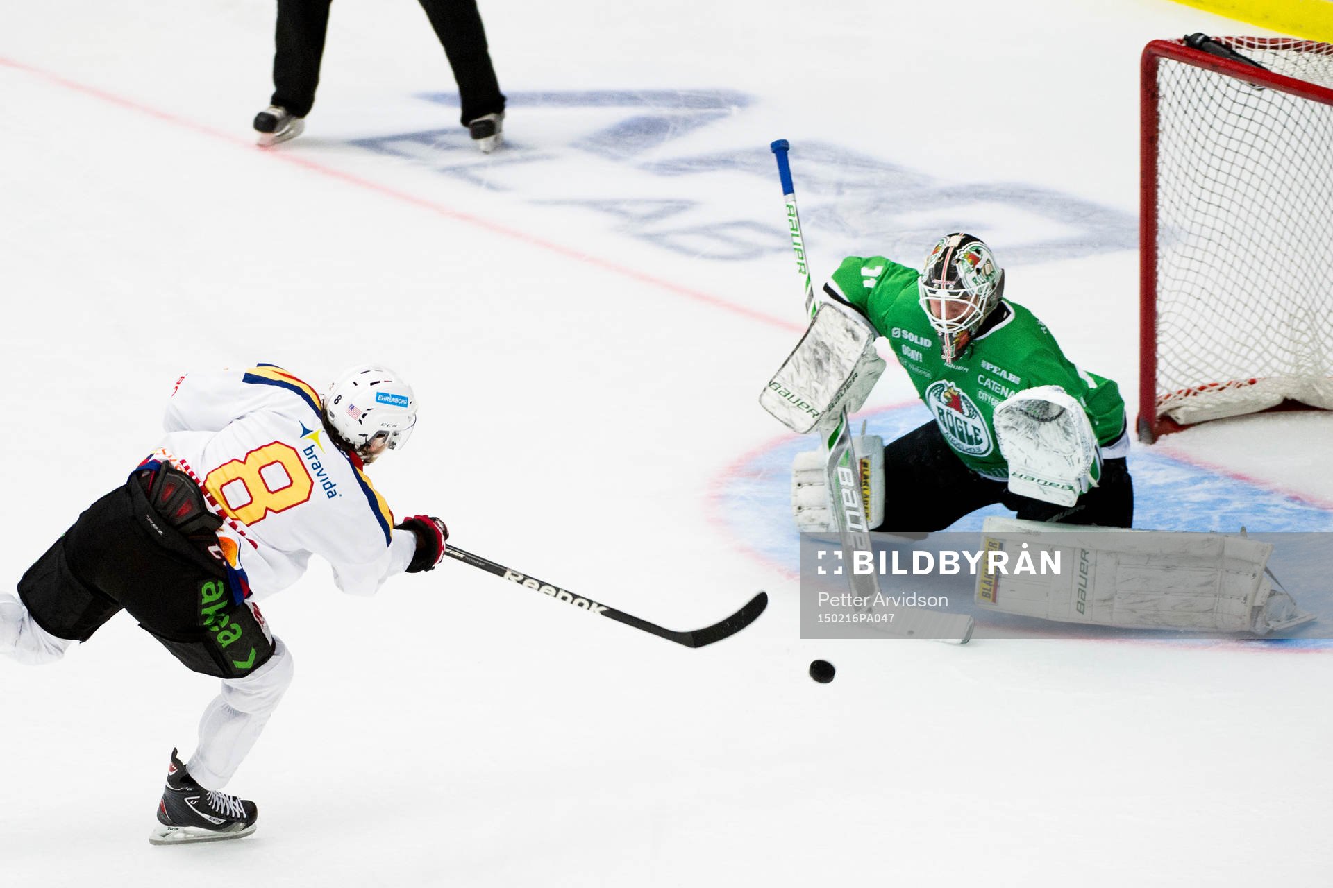 Malmö Redhawks Tony Romano missar en straff mot Rögles