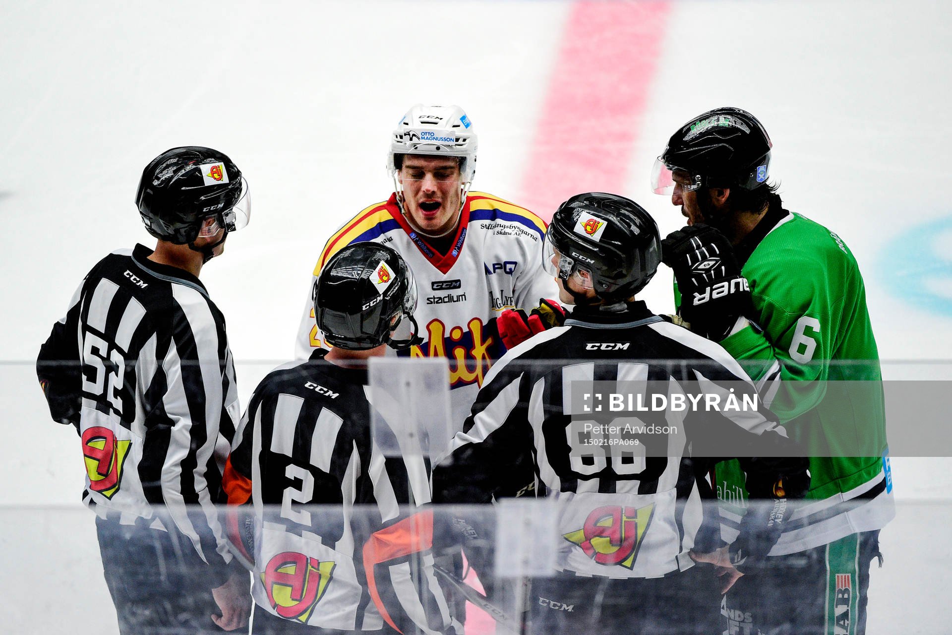 Lagkaptenerna Malmö Redhawks Henrik Hetta och Rögles