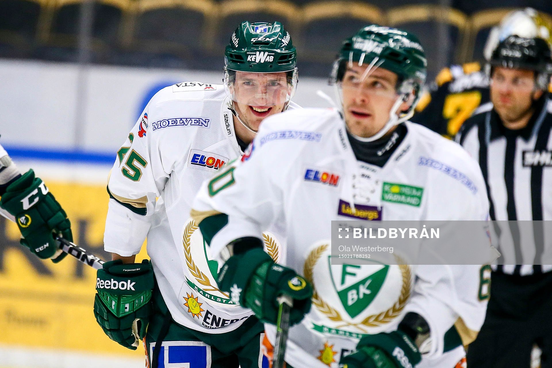 Färjestads Anton Hedman för 0-1 på Skellefteås målvakt