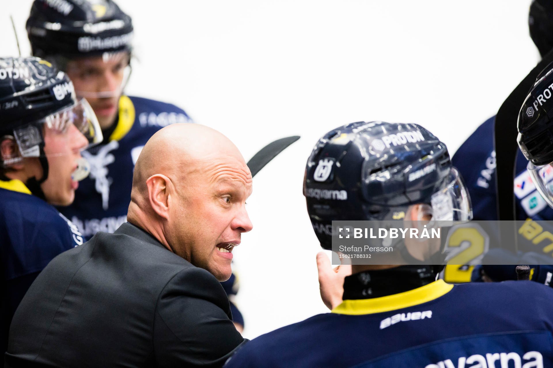 s tränare Andreas Johansson coachar