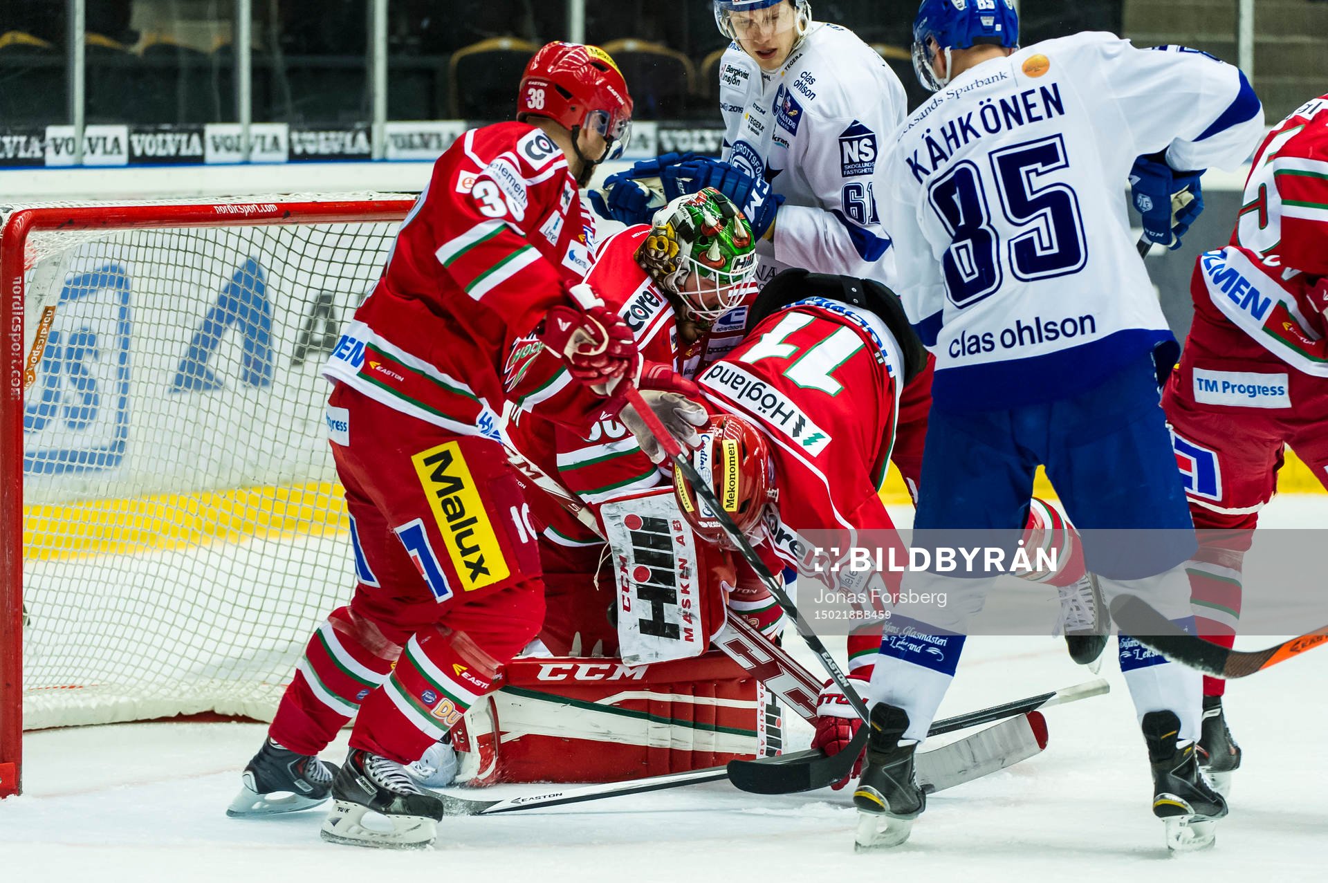 Leksands Toni Kähkönen och Johan Ryno ligger på framför