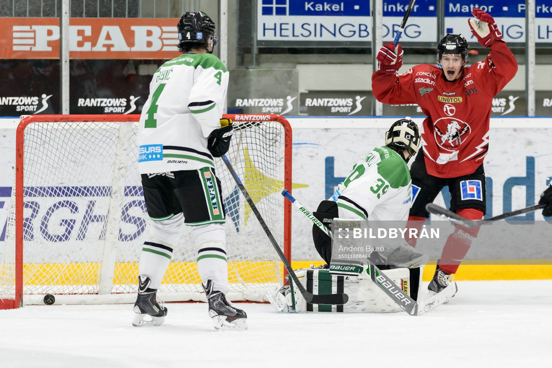 Vita Hästens gör 0-2 av Alexander Larsson (ej i bild) och