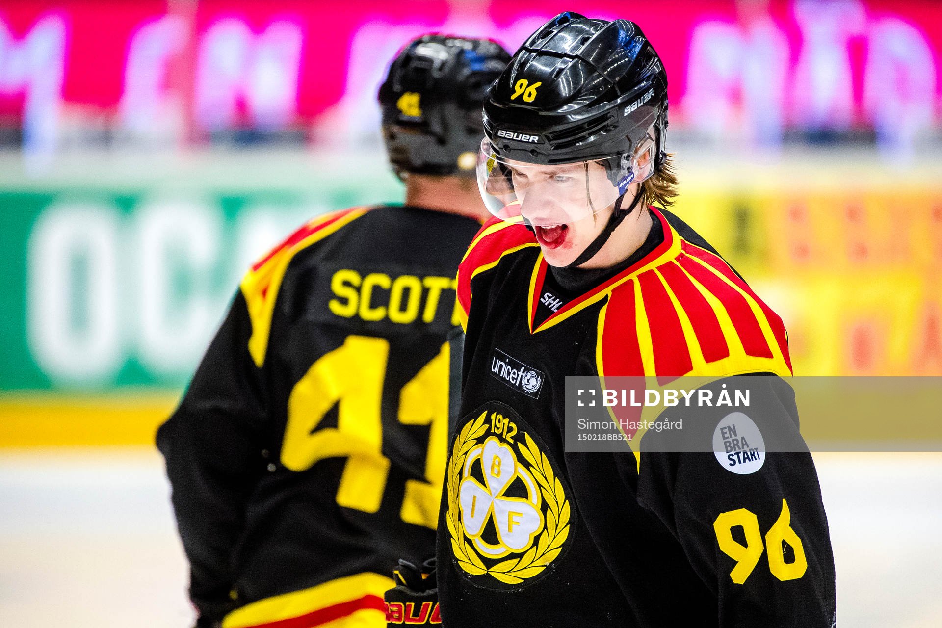 Brynäs Oskar Lindblom blöder