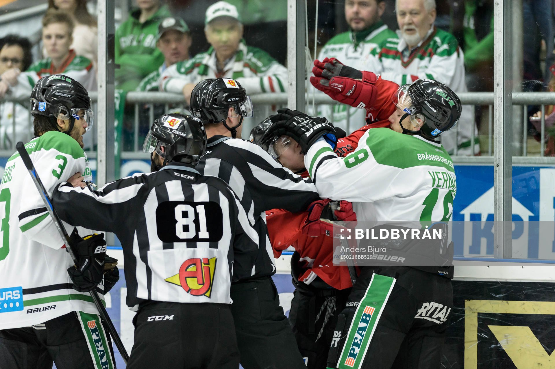 Vita Hästens Mattias Kalin och Rögles Mike Vernace
