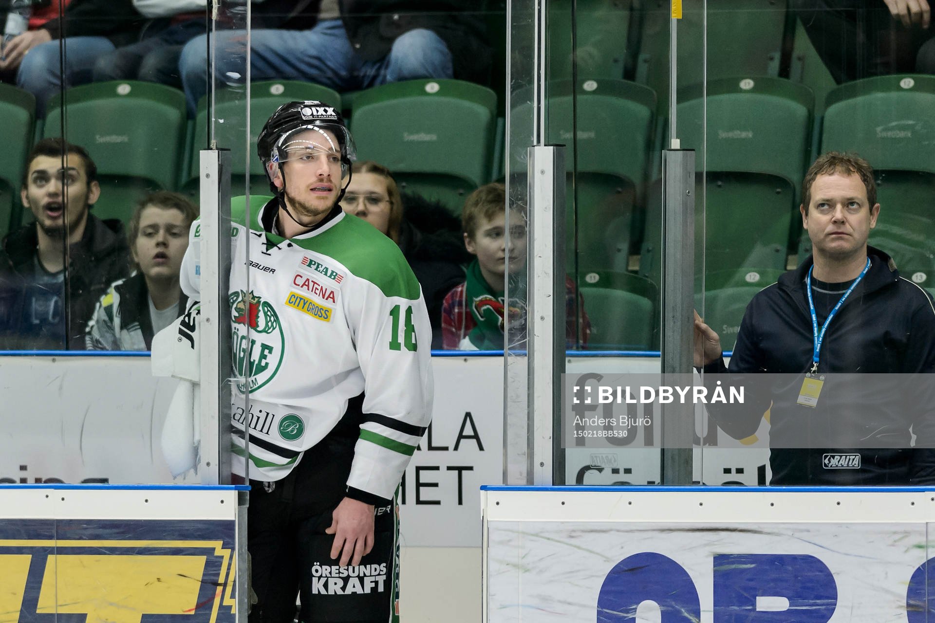 Rögles Mike Vernace blir utvisad