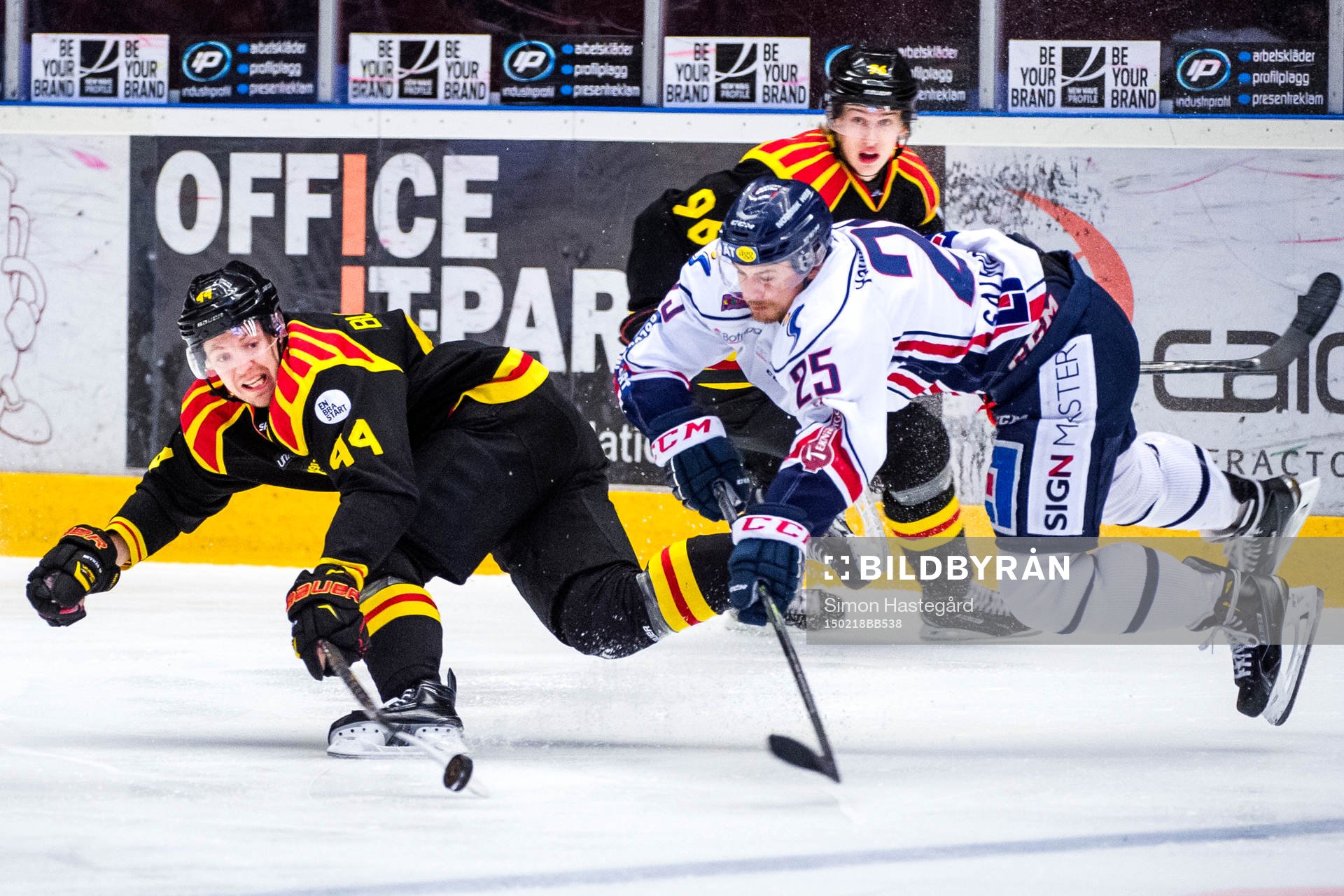 Brynäs Jacob Blomqvist och Linköpings Johannes Salmonsson