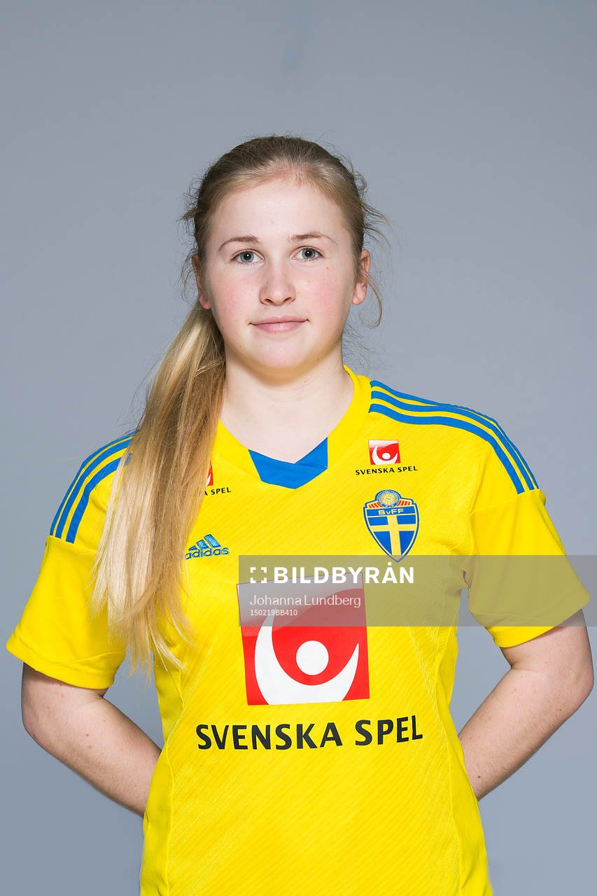 Ida Strömblad som spelar i F17/98-landslaget, poserar för ett porträtt den 19 februari 2015 i Stockholm.