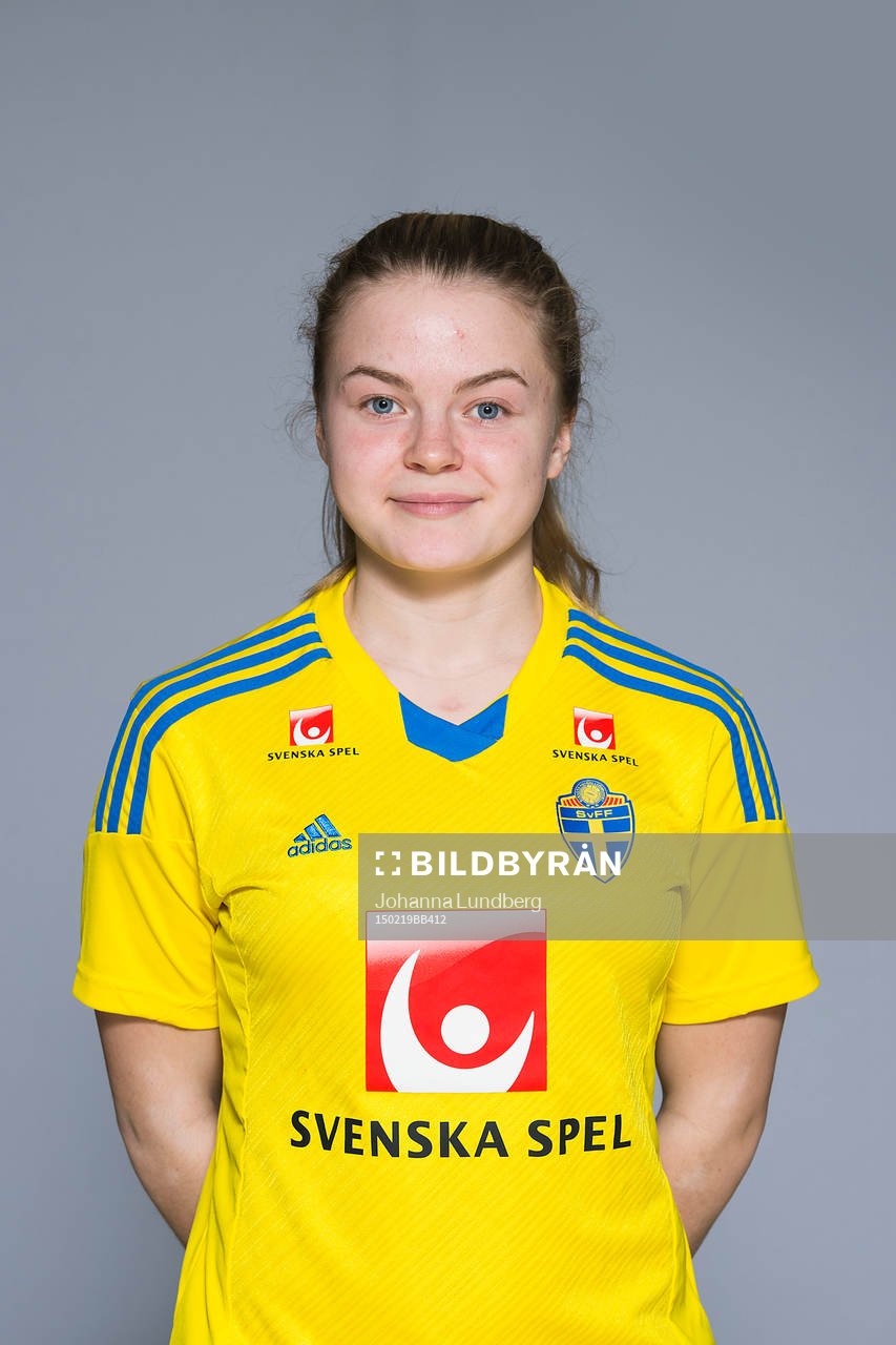 Josefin Steger  som spelar i F17/98-landslaget