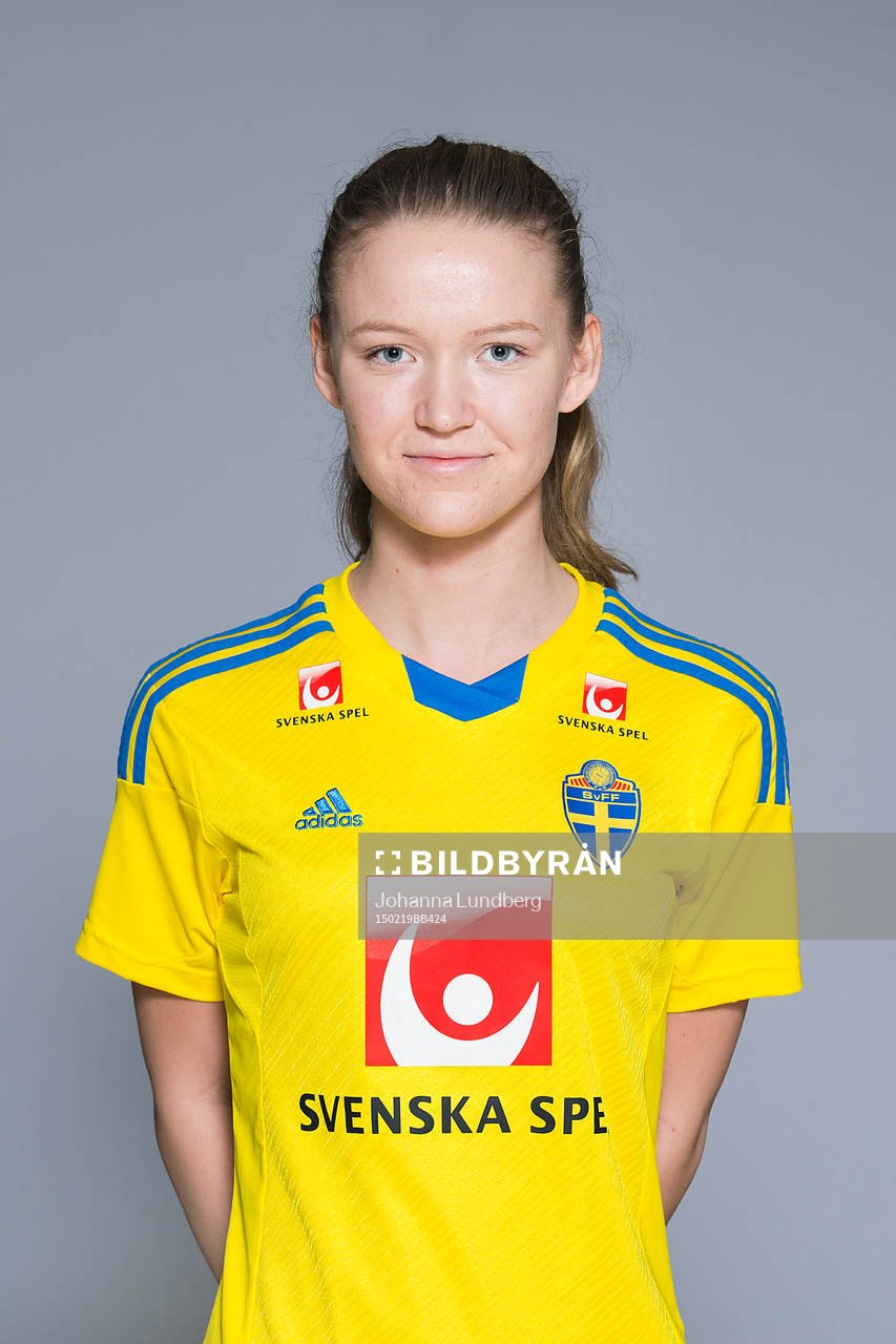 Fanny Götesson som spelar i F17/98-landslaget