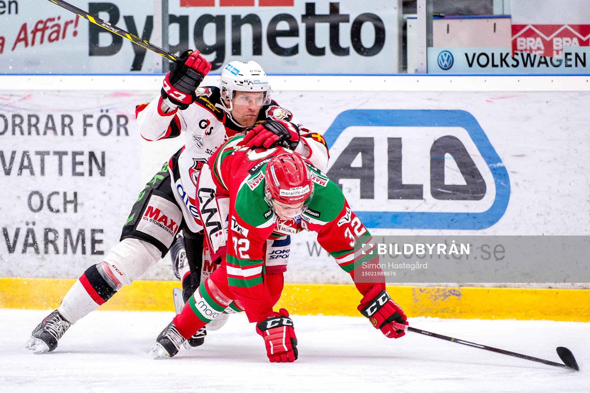 Malmö Redhawks Mathias Tjärnqvist  och Moras  Lukas