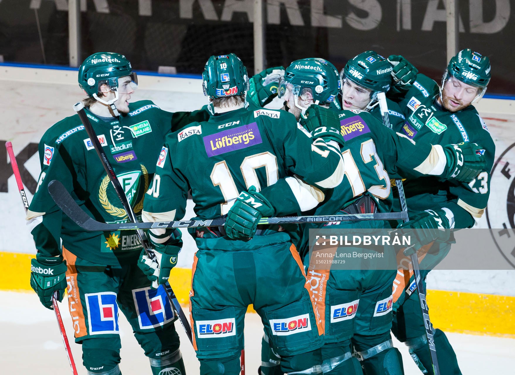Färjestads Martin Röymark  firar mål 2-1 med Ludwig