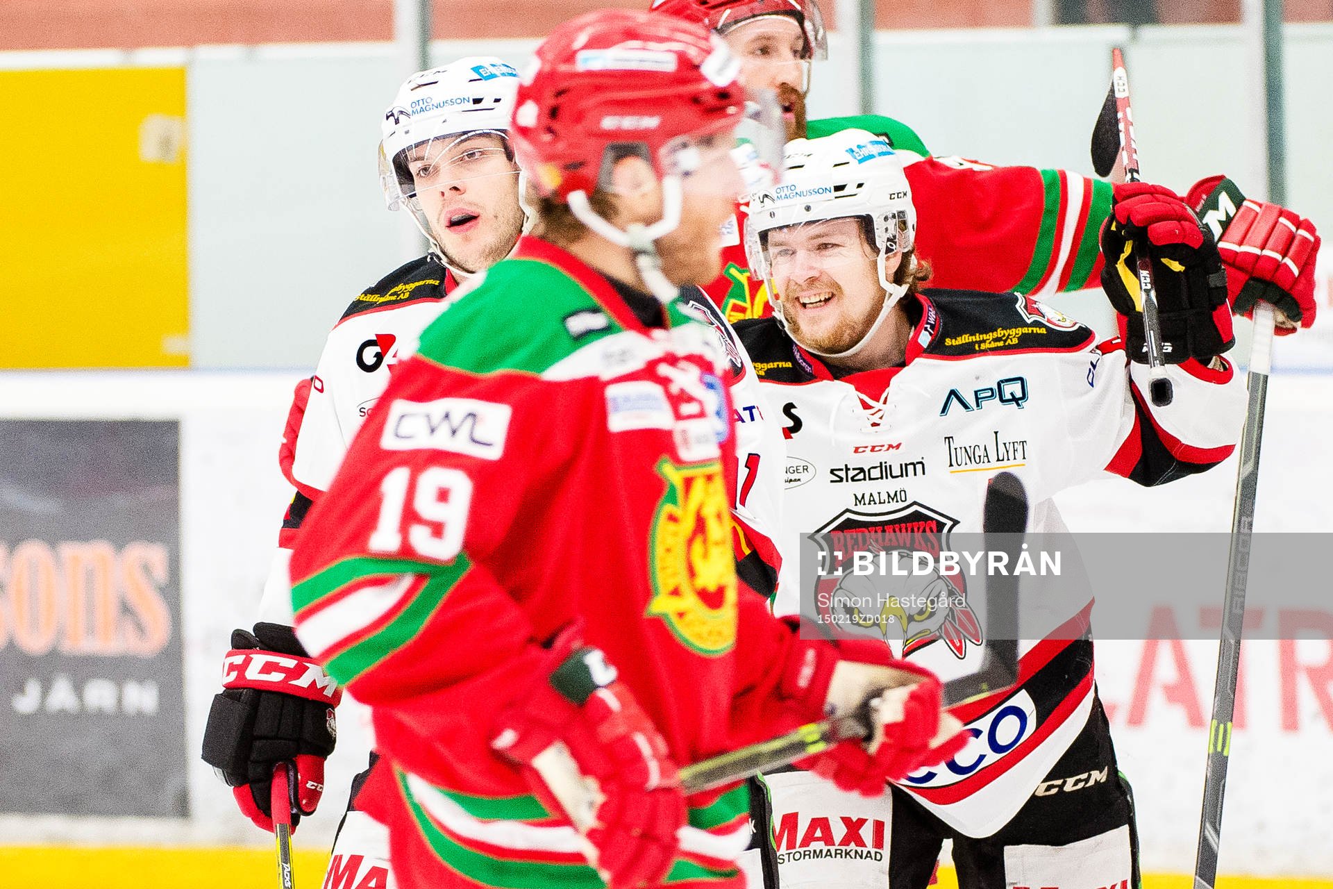 Malmö Redhawks Björn Svensson och Nicklas Jadeland jublar