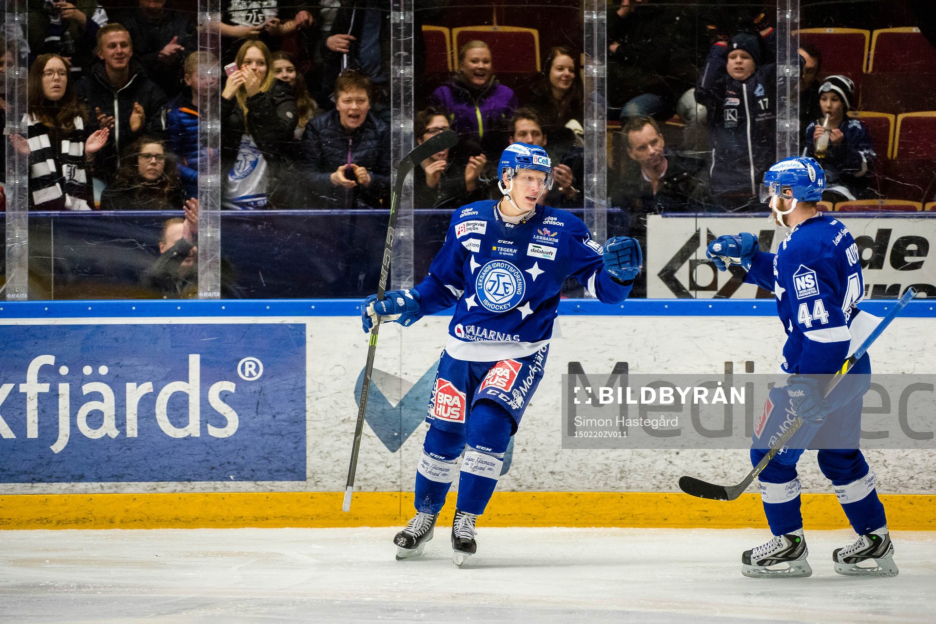 Leksands Toni Kähkönen  och Mattias Guter jublar