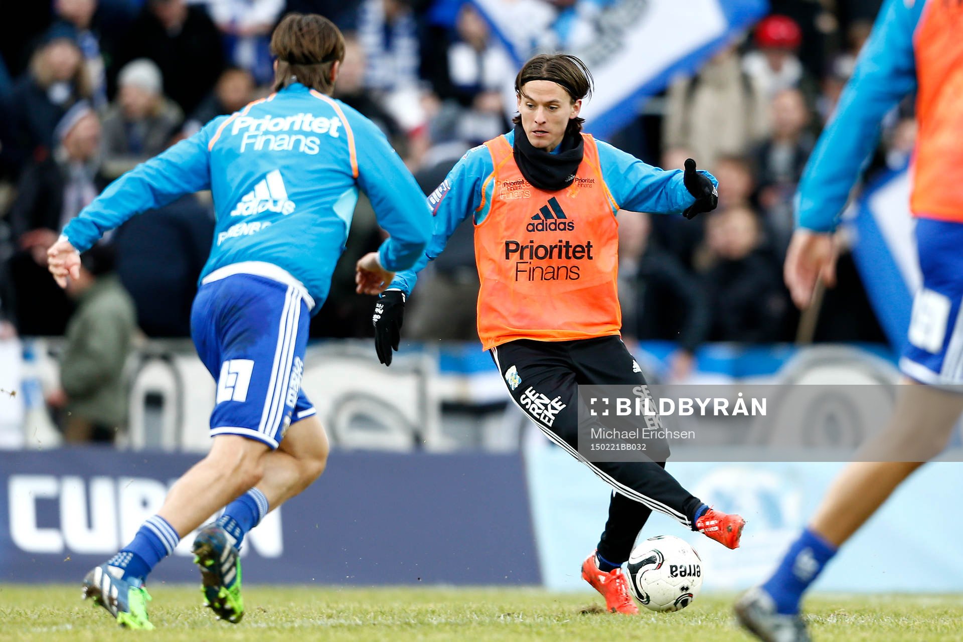 IFK Göteborgs Lasse Vibe värmer upp innan fotbollsmatchen