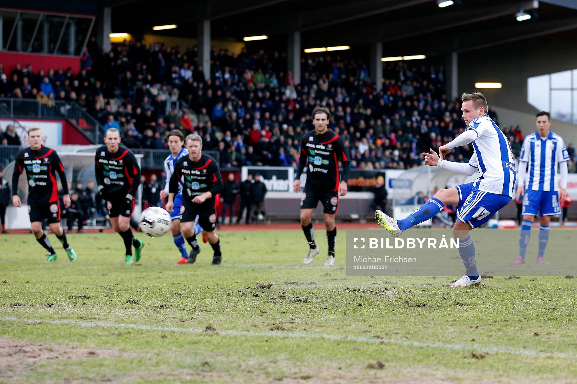 IFK Göteborgs Jakob Ankersen skjuter en straff som inte